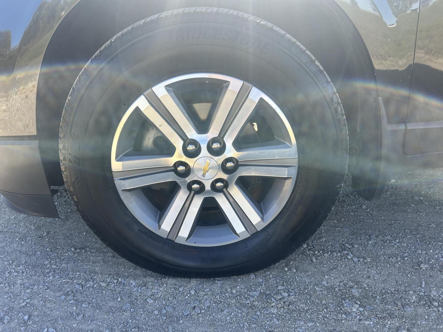 2015 GRAY /Gray Chevrolet Traverse 2LT AWD (1GNKVHKD5FJ) with an 3.6L V6 DOHC 24V engine, Automatic transmission, located at 506 S. Kingshighway, Cape Girardeau, MO, 63703, (573) 235-5000, 37.294991, -89.553635 - 2015 Chevrolet Traverse 2LT 127xxx miles Front Wheel Drive 3.6L V6 Automatic Leather 3rd Row Navigation Rear Entertainment Power/Heated Seats Heated Steering Wheel Backup Camera Sunroof/Moonroof Bluetooth Remote Start Cruise Power Windows/Locks/Mirrors We have financing available an - Photo#37