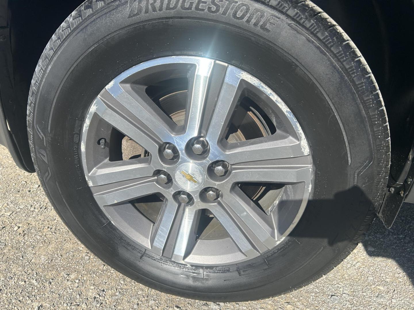 2015 GRAY /Gray Chevrolet Traverse 2LT AWD (1GNKVHKD5FJ) with an 3.6L V6 DOHC 24V engine, Automatic transmission, located at 506 S. Kingshighway, Cape Girardeau, MO, 63703, (573) 235-5000, 37.294991, -89.553635 - 2015 Chevrolet Traverse 2LT 127xxx miles Front Wheel Drive 3.6L V6 Automatic Leather 3rd Row Navigation Rear Entertainment Power/Heated Seats Heated Steering Wheel Backup Camera Sunroof/Moonroof Bluetooth Remote Start Cruise Power Windows/Locks/Mirrors We have financing available an - Photo#35