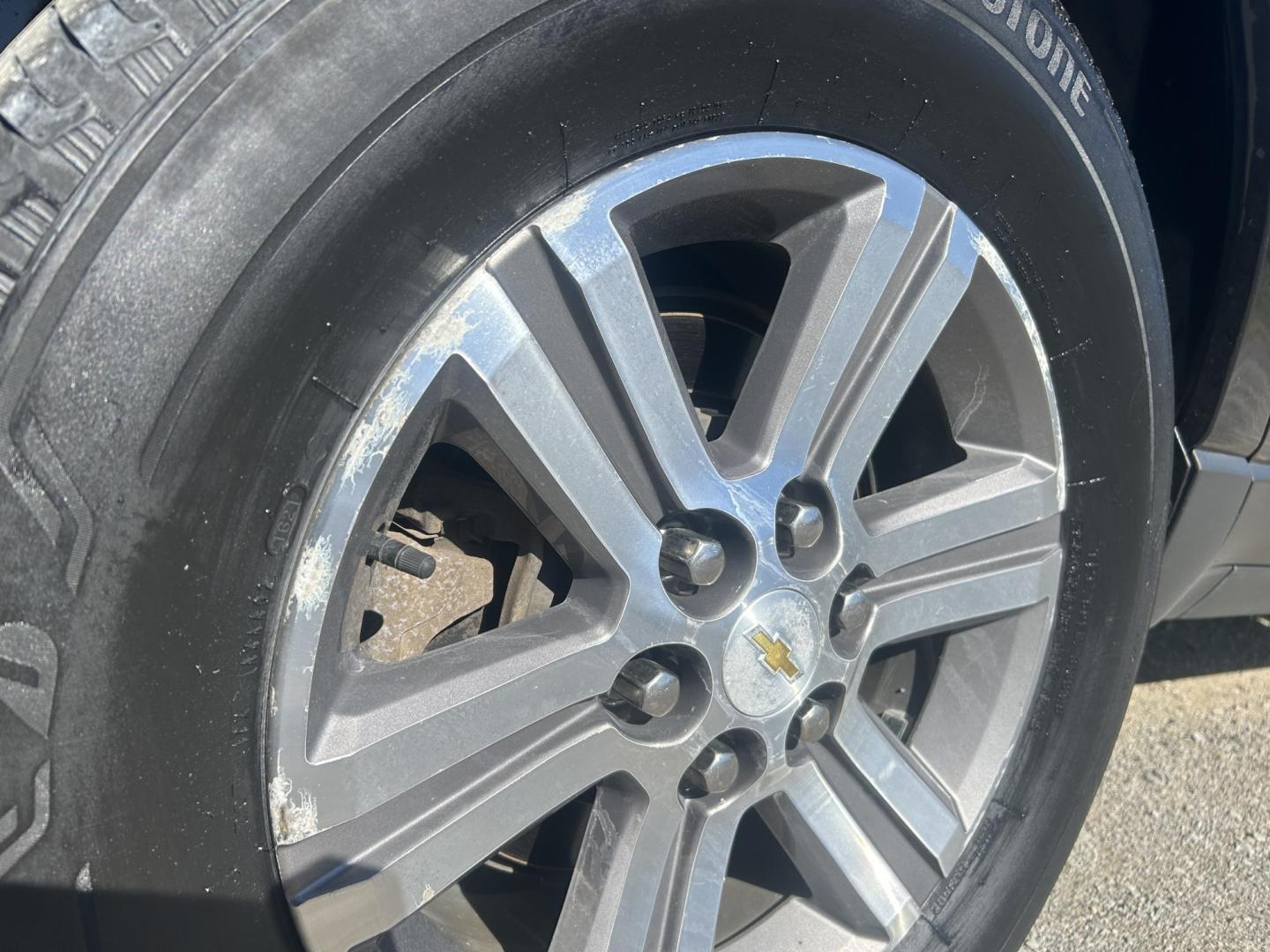 2015 GRAY /Gray Chevrolet Traverse 2LT AWD (1GNKVHKD5FJ) with an 3.6L V6 DOHC 24V engine, Automatic transmission, located at 506 S. Kingshighway, Cape Girardeau, MO, 63703, (573) 235-5000, 37.294991, -89.553635 - 2015 Chevrolet Traverse 2LT 127xxx miles Front Wheel Drive 3.6L V6 Automatic Leather 3rd Row Navigation Rear Entertainment Power/Heated Seats Heated Steering Wheel Backup Camera Sunroof/Moonroof Bluetooth Remote Start Cruise Power Windows/Locks/Mirrors We have financing available an - Photo#42