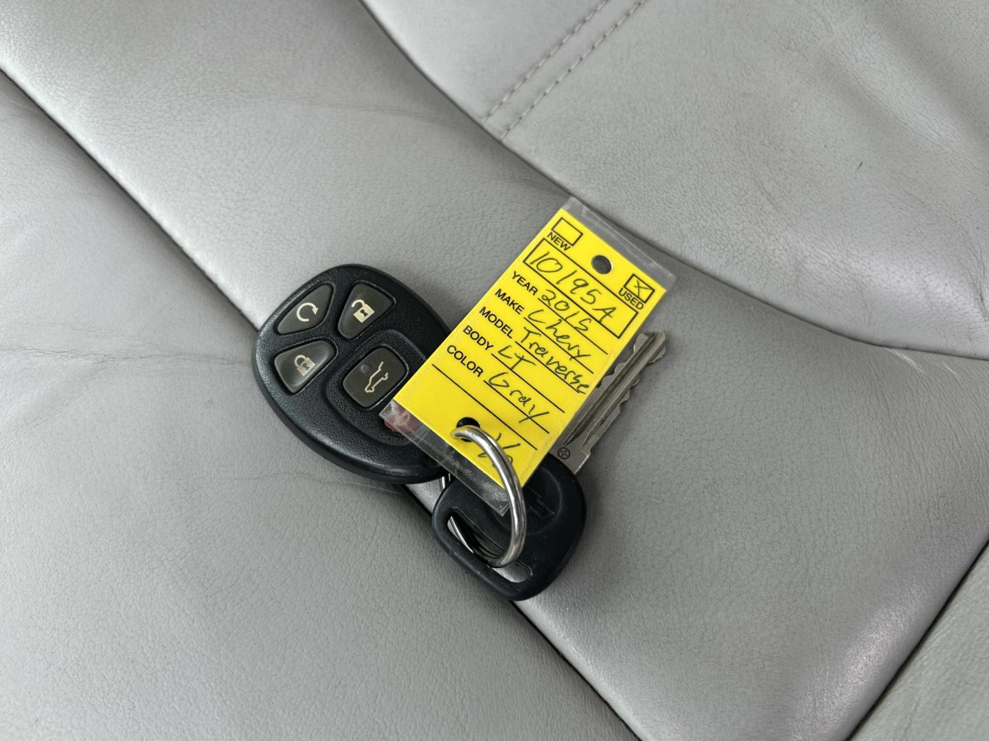 2015 GRAY /Gray Chevrolet Traverse 2LT AWD (1GNKVHKD5FJ) with an 3.6L V6 DOHC 24V engine, Automatic transmission, located at 506 S. Kingshighway, Cape Girardeau, MO, 63703, (573) 235-5000, 37.294991, -89.553635 - 2015 Chevrolet Traverse 2LT 127xxx miles Front Wheel Drive 3.6L V6 Automatic Leather 3rd Row Navigation Rear Entertainment Power/Heated Seats Heated Steering Wheel Backup Camera Sunroof/Moonroof Bluetooth Remote Start Cruise Power Windows/Locks/Mirrors We have financing available an - Photo#20