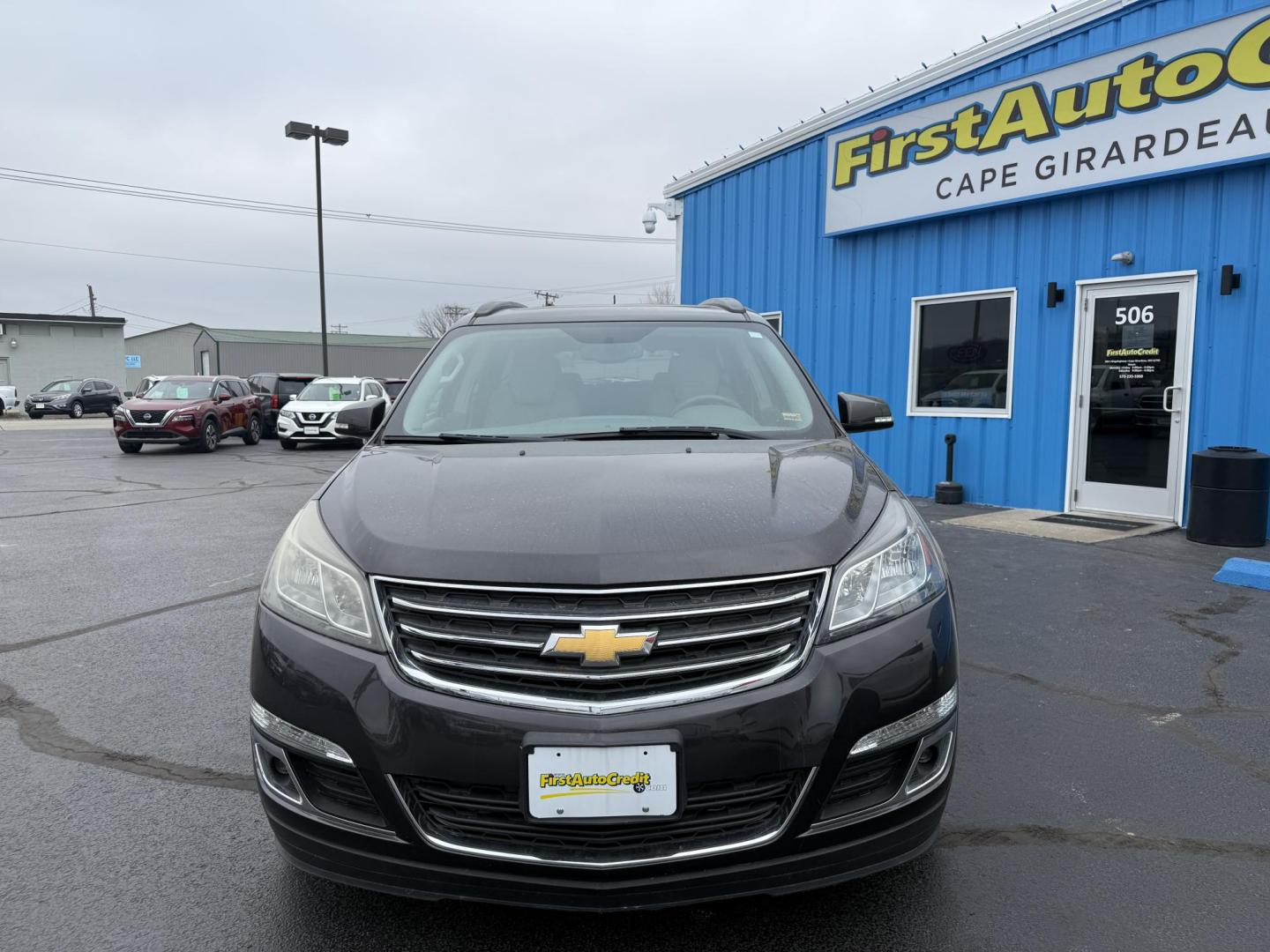 2015 GRAY /Gray Chevrolet Traverse 2LT AWD (1GNKVHKD5FJ) with an 3.6L V6 DOHC 24V engine, Automatic transmission, located at 506 S. Kingshighway, Cape Girardeau, MO, 63703, (573) 235-5000, 37.294991, -89.553635 - 2015 Chevrolet Traverse 2LT 127xxx miles Front Wheel Drive 3.6L V6 Automatic Leather 3rd Row Navigation Rear Entertainment Power/Heated Seats Heated Steering Wheel Backup Camera Sunroof/Moonroof Bluetooth Remote Start Cruise Power Windows/Locks/Mirrors We have financing available an - Photo#1