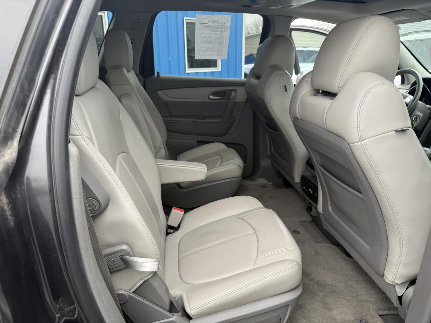 2015 GRAY /Gray Chevrolet Traverse 2LT AWD (1GNKVHKD5FJ) with an 3.6L V6 DOHC 24V engine, Automatic transmission, located at 506 S. Kingshighway, Cape Girardeau, MO, 63703, (573) 235-5000, 37.294991, -89.553635 - 2015 Chevrolet Traverse 2LT 127xxx miles Front Wheel Drive 3.6L V6 Automatic Leather 3rd Row Navigation Rear Entertainment Power/Heated Seats Heated Steering Wheel Backup Camera Sunroof/Moonroof Bluetooth Remote Start Cruise Power Windows/Locks/Mirrors We have financing available an - Photo#11