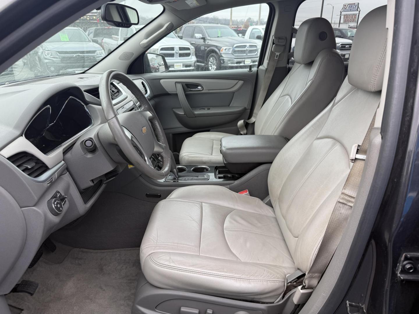 2015 GRAY /Gray Chevrolet Traverse 2LT AWD (1GNKVHKD5FJ) with an 3.6L V6 DOHC 24V engine, Automatic transmission, located at 506 S. Kingshighway, Cape Girardeau, MO, 63703, (573) 235-5000, 37.294991, -89.553635 - 2015 Chevrolet Traverse 2LT 127xxx miles Front Wheel Drive 3.6L V6 Automatic Leather 3rd Row Navigation Rear Entertainment Power/Heated Seats Heated Steering Wheel Backup Camera Sunroof/Moonroof Bluetooth Remote Start Cruise Power Windows/Locks/Mirrors We have financing available an - Photo#15