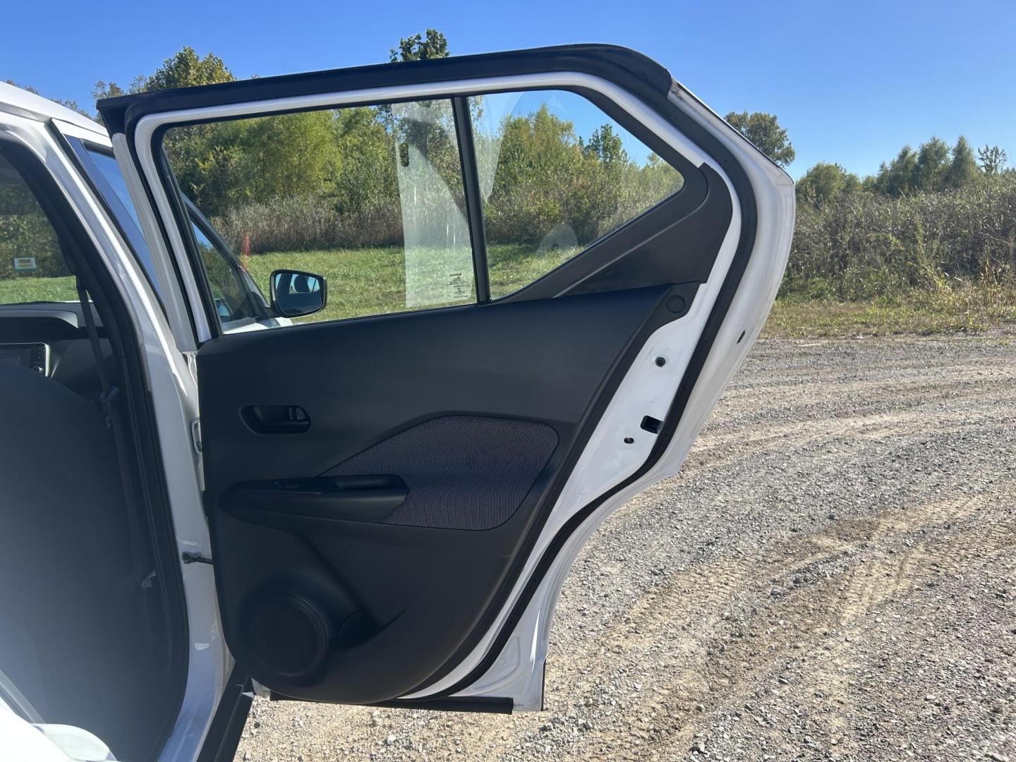 2020 WHITE /Black Nissan Kicks S (3N1CP5BV9LL) with an 1.6L L4 engine, CVT transmission, located at 506 S. Kingshighway, Cape Girardeau, MO, 63703, (573) 235-5000, 37.294991, -89.553635 - 2020 Nissan Kicks S 34,xxx miles Front Wheel Drive 1.6L 4 Cyl. Automatic Cruise Bluetooth Backup Camera We have financing available and we accept trades! Fill out a credit application on our website or come by today! If you have any questions, give us a call at (573) 235-5000 or visit our w - Photo#18