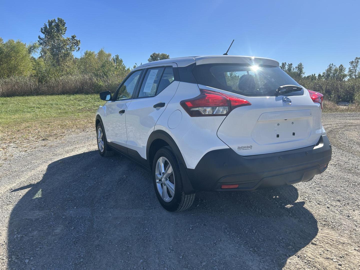 2020 WHITE /Black Nissan Kicks S (3N1CP5BV9LL) with an 1.6L L4 engine, CVT transmission, located at 506 S. Kingshighway, Cape Girardeau, MO, 63703, (573) 235-5000, 37.294991, -89.553635 - 2020 Nissan Kicks S 34,xxx miles Front Wheel Drive 1.6L 4 Cyl. Automatic Cruise Bluetooth Backup Camera We have financing available and we accept trades! Fill out a credit application on our website or come by today! If you have any questions, give us a call at (573) 235-5000 or visit our w - Photo#8