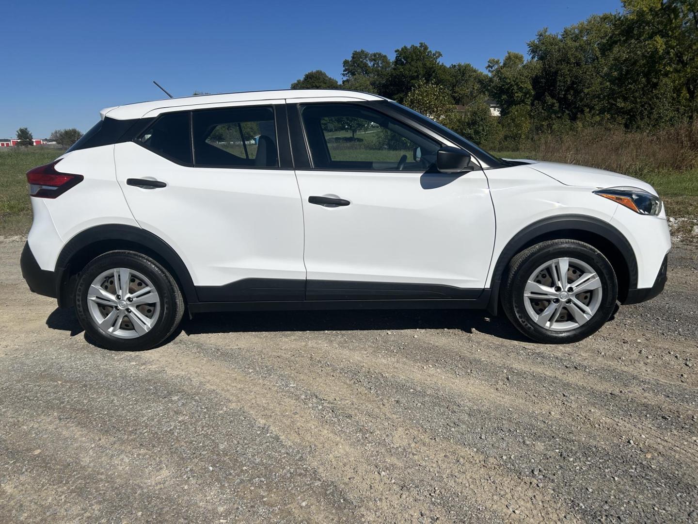 2020 WHITE /Black Nissan Kicks S (3N1CP5BV9LL) with an 1.6L L4 engine, CVT transmission, located at 506 S. Kingshighway, Cape Girardeau, MO, 63703, (573) 235-5000, 37.294991, -89.553635 - 2020 Nissan Kicks S 34,xxx miles Front Wheel Drive 1.6L 4 Cyl. Automatic Cruise Bluetooth Backup Camera We have financing available and we accept trades! Fill out a credit application on our website or come by today! If you have any questions, give us a call at (573) 235-5000 or visit our w - Photo#11