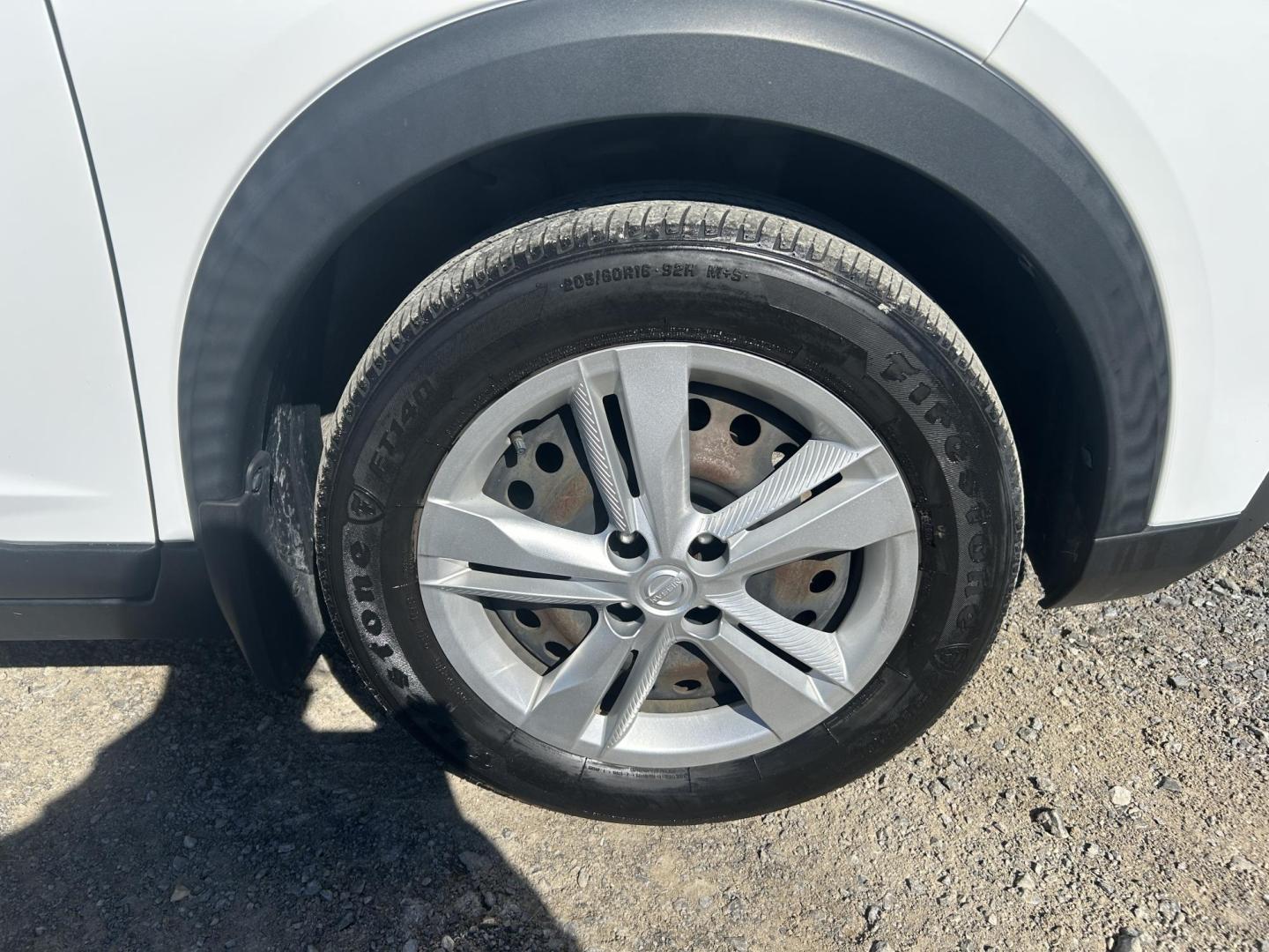 2020 WHITE /Black Nissan Kicks S (3N1CP5BV9LL) with an 1.6L L4 engine, CVT transmission, located at 506 S. Kingshighway, Cape Girardeau, MO, 63703, (573) 235-5000, 37.294991, -89.553635 - 2020 Nissan Kicks S 34,xxx miles Front Wheel Drive 1.6L 4 Cyl. Automatic Cruise Bluetooth Backup Camera We have financing available and we accept trades! Fill out a credit application on our website or come by today! If you have any questions, give us a call at (573) 235-5000 or visit our w - Photo#37