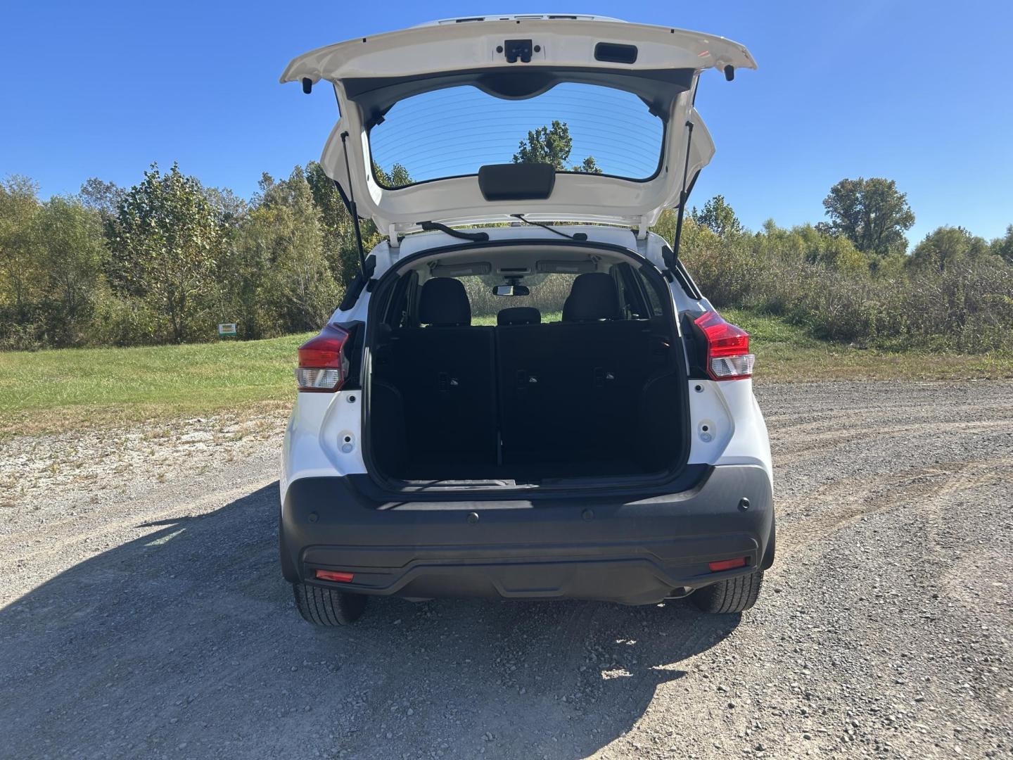 2020 WHITE /Black Nissan Kicks S (3N1CP5BV9LL) with an 1.6L L4 engine, CVT transmission, located at 506 S. Kingshighway, Cape Girardeau, MO, 63703, (573) 235-5000, 37.294991, -89.553635 - 2020 Nissan Kicks S 34,xxx miles Front Wheel Drive 1.6L 4 Cyl. Automatic Cruise Bluetooth Backup Camera We have financing available and we accept trades! Fill out a credit application on our website or come by today! If you have any questions, give us a call at (573) 235-5000 or visit our w - Photo#22