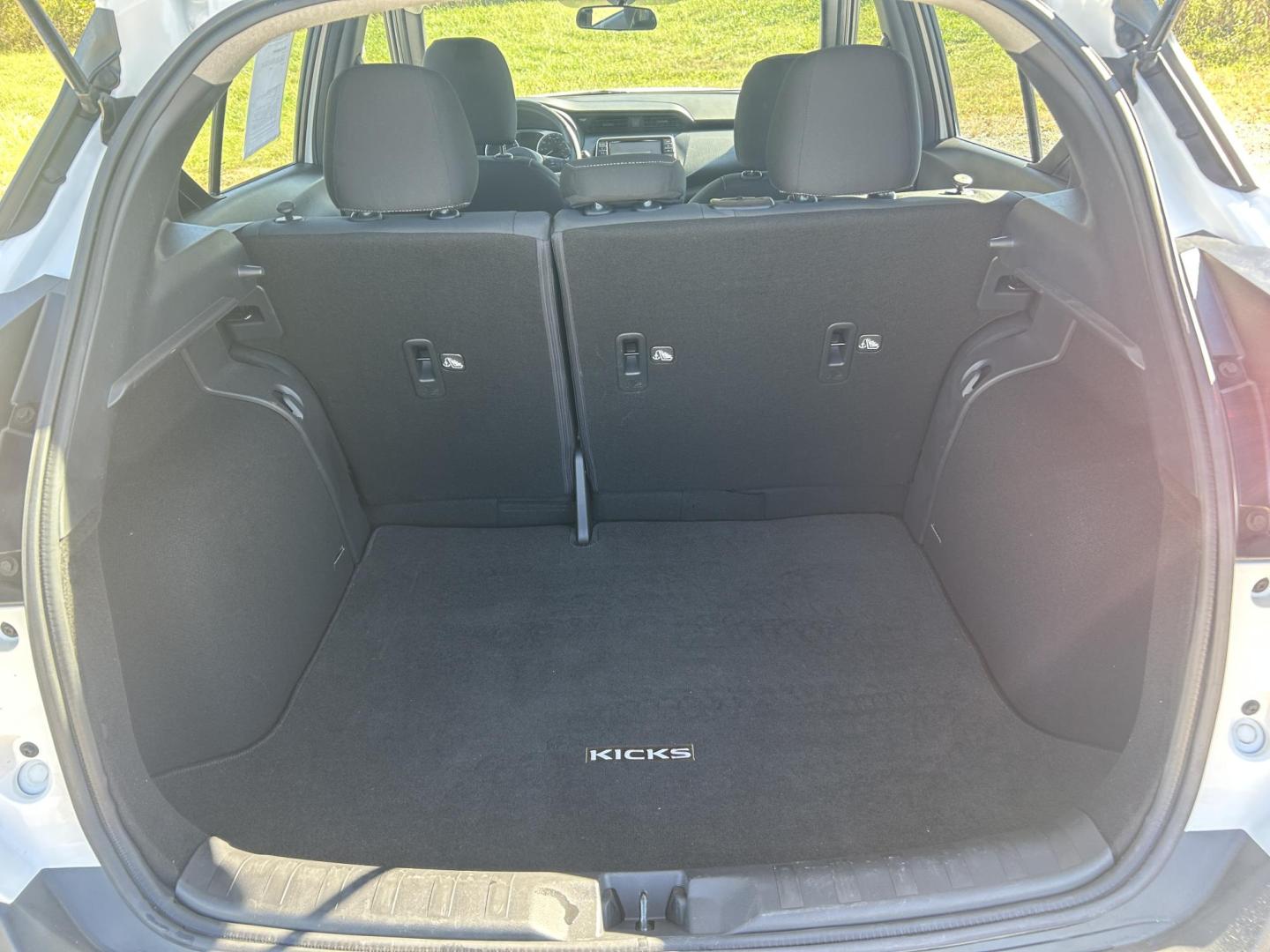 2020 WHITE /Black Nissan Kicks S (3N1CP5BV9LL) with an 1.6L L4 engine, CVT transmission, located at 506 S. Kingshighway, Cape Girardeau, MO, 63703, (573) 235-5000, 37.294991, -89.553635 - 2020 Nissan Kicks S 34,xxx miles Front Wheel Drive 1.6L 4 Cyl. Automatic Cruise Bluetooth Backup Camera We have financing available and we accept trades! Fill out a credit application on our website or come by today! If you have any questions, give us a call at (573) 235-5000 or visit our w - Photo#23