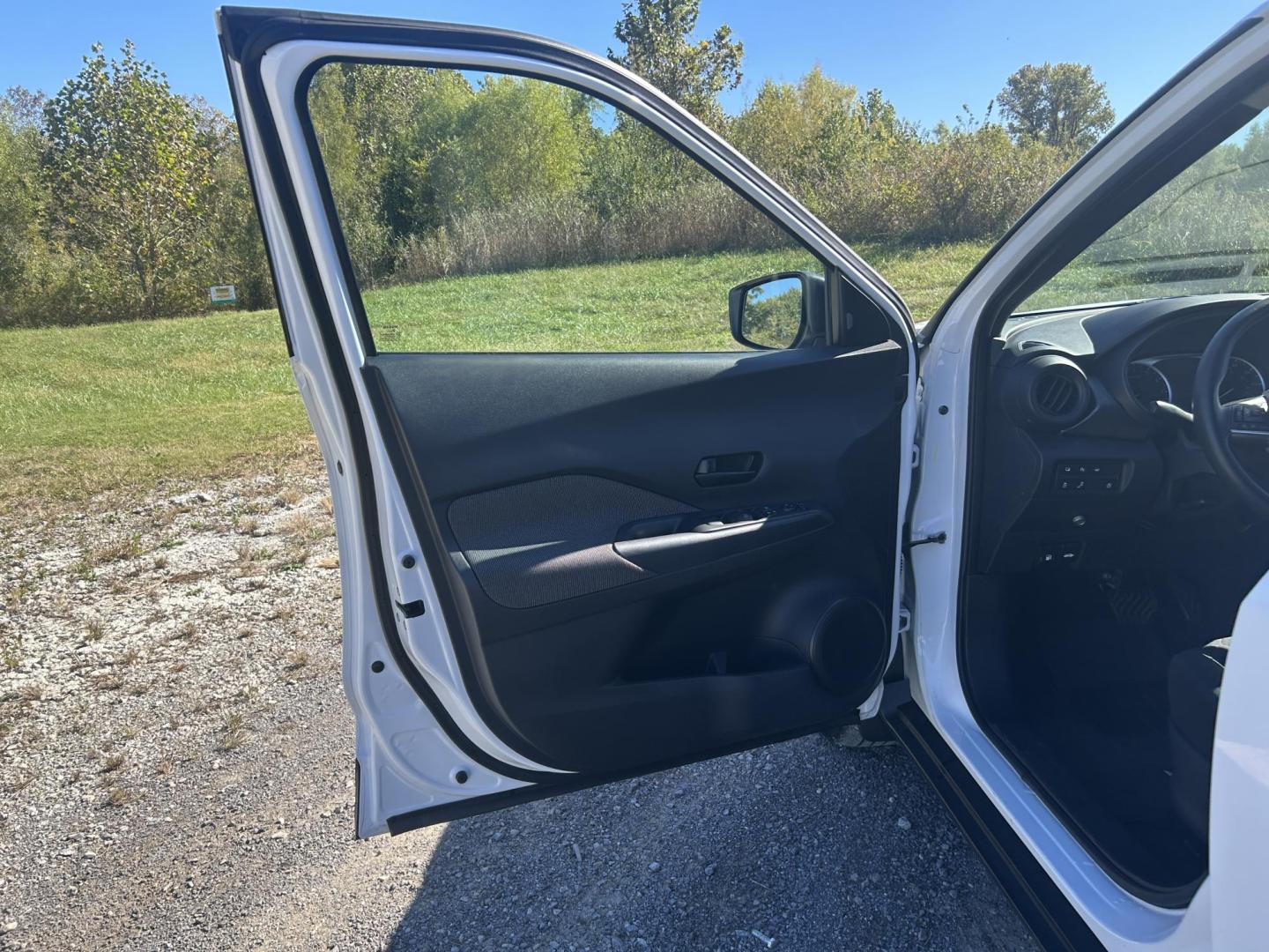 2020 WHITE /Black Nissan Kicks S (3N1CP5BV9LL) with an 1.6L L4 engine, CVT transmission, located at 506 S. Kingshighway, Cape Girardeau, MO, 63703, (573) 235-5000, 37.294991, -89.553635 - 2020 Nissan Kicks S 34,xxx miles Front Wheel Drive 1.6L 4 Cyl. Automatic Cruise Bluetooth Backup Camera We have financing available and we accept trades! Fill out a credit application on our website or come by today! If you have any questions, give us a call at (573) 235-5000 or visit our w - Photo#12