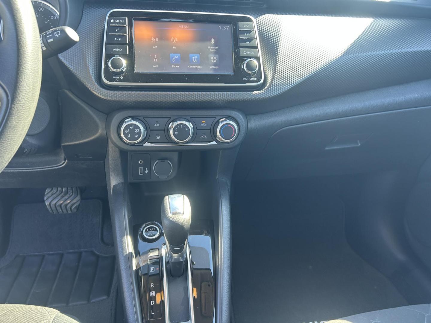 2020 WHITE /Black Nissan Kicks S (3N1CP5BV9LL) with an 1.6L L4 engine, CVT transmission, located at 506 S. Kingshighway, Cape Girardeau, MO, 63703, (573) 235-5000, 37.294991, -89.553635 - 2020 Nissan Kicks S 34,xxx miles Front Wheel Drive 1.6L 4 Cyl. Automatic Cruise Bluetooth Backup Camera We have financing available and we accept trades! Fill out a credit application on our website or come by today! If you have any questions, give us a call at (573) 235-5000 or visit our w - Photo#25