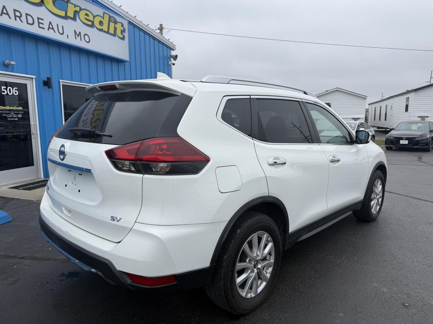 2018 WHITE /Black Nissan Rogue S 2WD (KNMAT2MT0JP) with an 2.5L L4 DOHC 16V engine, CVT transmission, located at 506 S. Kingshighway, Cape Girardeau, MO, 63703, (573) 235-5000, 37.294991, -89.553635 - 2018 Nissan Rogue S 85xxx miles Front Wheel Drive 2.5L 4 Cyl. Automatic Backup Camera Heated Seats Remote Start Power Driver Seat Bluetooth Cruise Power Windows/Locks/Mirrors We have financing available and we accept trades! Fill out a credit application on our website or come by today! - Photo#6
