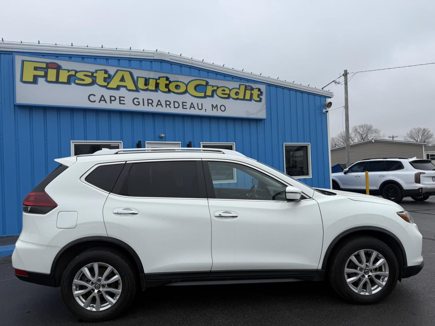 2018 WHITE /Black Nissan Rogue S 2WD (KNMAT2MT0JP) with an 2.5L L4 DOHC 16V engine, CVT transmission, located at 506 S. Kingshighway, Cape Girardeau, MO, 63703, (573) 235-5000, 37.294991, -89.553635 - 2018 Nissan Rogue S 85xxx miles Front Wheel Drive 2.5L 4 Cyl. Automatic Backup Camera Heated Seats Remote Start Power Driver Seat Bluetooth Cruise Power Windows/Locks/Mirrors We have financing available and we accept trades! Fill out a credit application on our website or come by today! - Photo#7