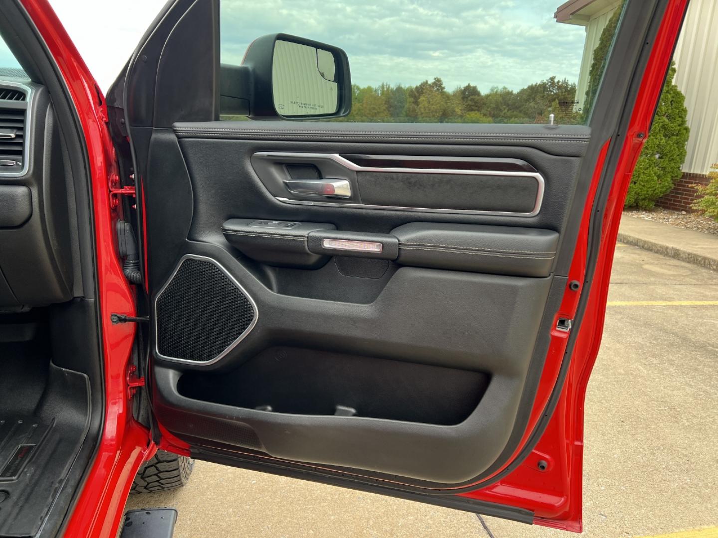 2019 RED /Black Leather RAM 1500 Laramie Crew Cab SWB 4WD (1C6SRFJT2KN) with an 5.7L V8 HEMI engine, Automatic transmission, located at 2990 Old Orchard Rd., Jackson, MO, 63755, 37.354214, -89.612106 - 2019 Ram 1500 Laramie 125xxx miles 4x4 5.7L V8 HEMI Automatic Leather Power/Heated/Cooled Seats Heated Steering Wheel Backup Camera Sunroof Bluetooth Remote Start Cruise Power Windows/Locks/Mirrors We have financing available and we accept trades! Fill out a credit application on our w - Photo#17