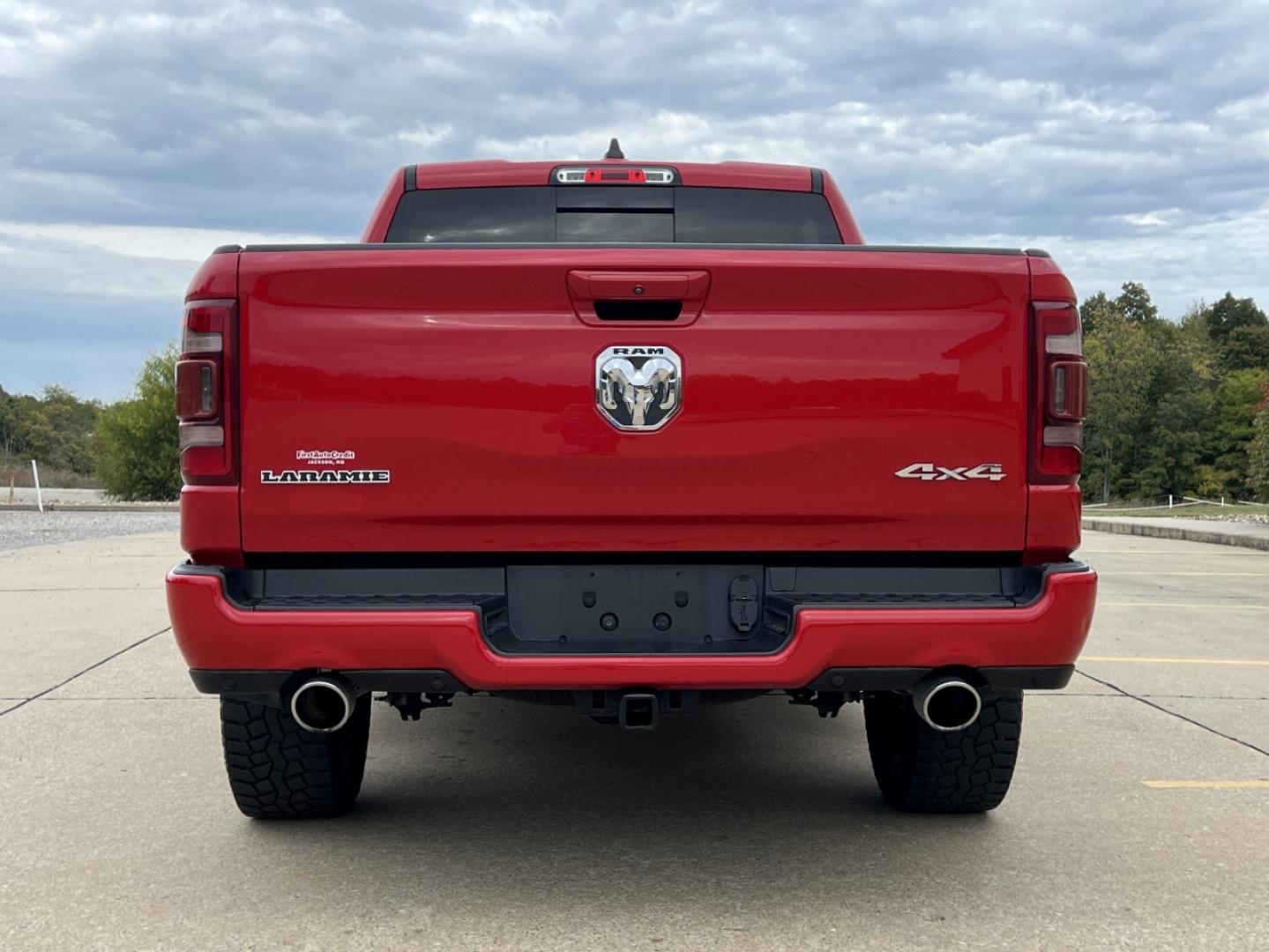 2019 RED /Black Leather RAM 1500 Laramie Crew Cab SWB 4WD (1C6SRFJT2KN) with an 5.7L V8 HEMI engine, Automatic transmission, located at 2990 Old Orchard Rd., Jackson, MO, 63755, 37.354214, -89.612106 - 2019 Ram 1500 Laramie 125xxx miles 4x4 5.7L V8 HEMI Automatic Leather Power/Heated/Cooled Seats Heated Steering Wheel Backup Camera Sunroof Bluetooth Remote Start Cruise Power Windows/Locks/Mirrors We have financing available and we accept trades! Fill out a credit application on our w - Photo#14