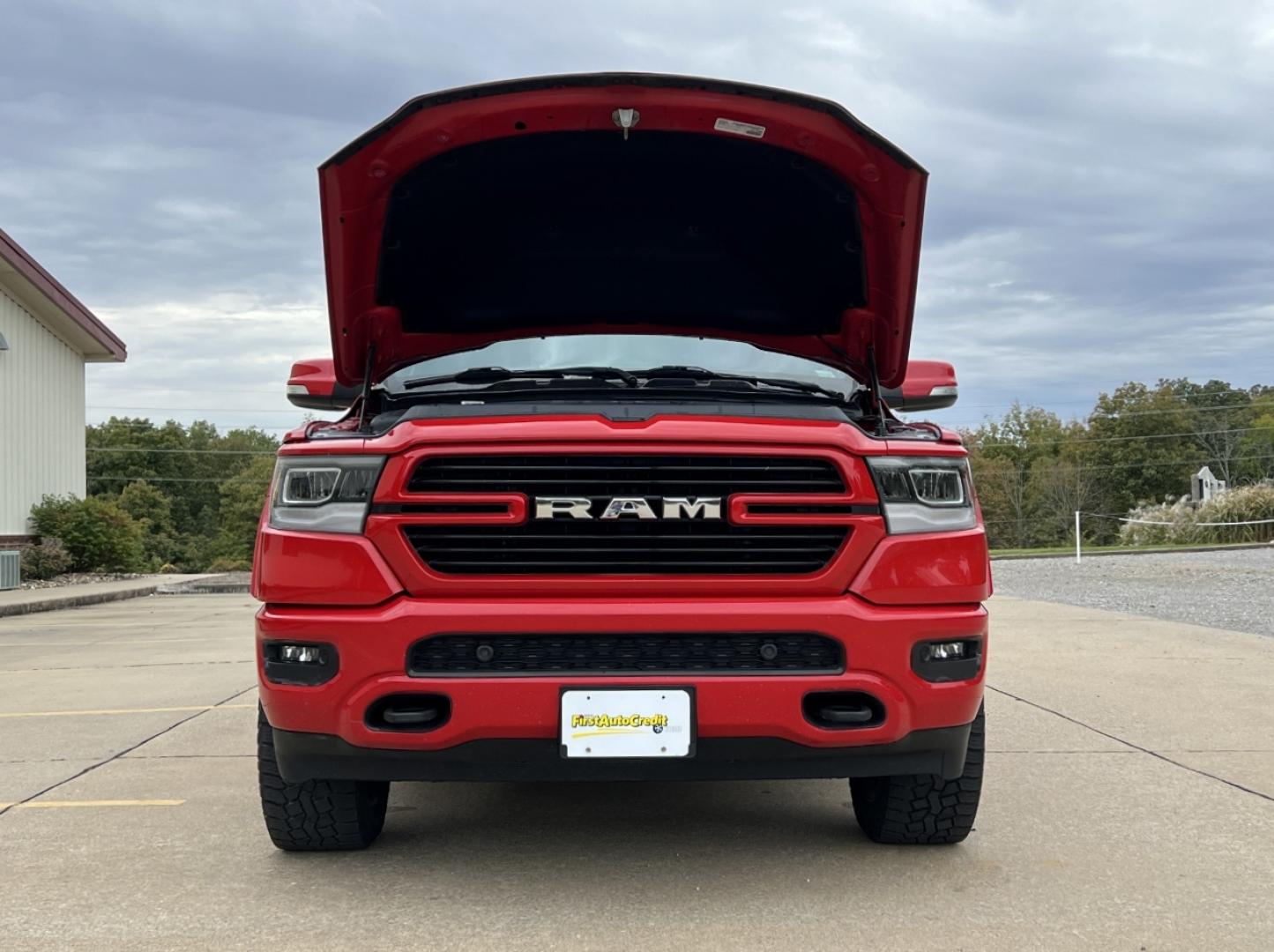 2019 RED /Black Leather RAM 1500 Laramie Crew Cab SWB 4WD (1C6SRFJT2KN) with an 5.7L V8 HEMI engine, Automatic transmission, located at 2990 Old Orchard Rd., Jackson, MO, 63755, 37.354214, -89.612106 - 2019 Ram 1500 Laramie 125xxx miles 4x4 5.7L V8 HEMI Automatic Leather Power/Heated/Cooled Seats Heated Steering Wheel Backup Camera Sunroof Bluetooth Remote Start Cruise Power Windows/Locks/Mirrors We have financing available and we accept trades! Fill out a credit application on our w - Photo#41