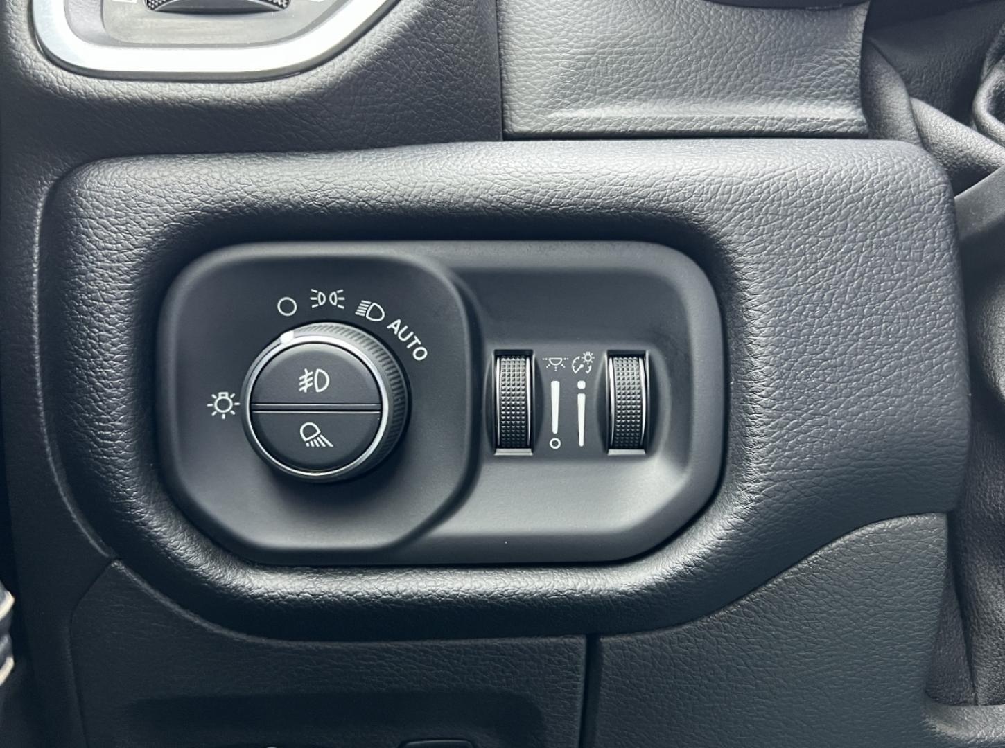 2019 RED /Black Leather RAM 1500 Laramie Crew Cab SWB 4WD (1C6SRFJT2KN) with an 5.7L V8 HEMI engine, Automatic transmission, located at 2990 Old Orchard Rd., Jackson, MO, 63755, 37.354214, -89.612106 - 2019 Ram 1500 Laramie 125xxx miles 4x4 5.7L V8 HEMI Automatic Leather Power/Heated/Cooled Seats Heated Steering Wheel Backup Camera Sunroof Bluetooth Remote Start Cruise Power Windows/Locks/Mirrors We have financing available and we accept trades! Fill out a credit application on our w - Photo#36