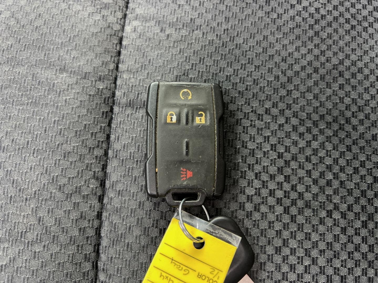 2017 GRAY /Black Cloth Chevrolet Silverado 1500 LT Crew Cab 4WD (3GCUKREC5HG) with an 5.3L V8 engine, Automatic transmission, located at 2990 Old Orchard Rd., Jackson, MO, 63755, 37.354214, -89.612106 - 2017 Chevrolet Silverado 1500 LT 126xxx miles 4x4 5.3L V8 Automatic Backup Camera Bluetooth Remote Start Cruise Power Windows/Locks/Mirrors We have financing available and we accept trades! Fill out a credit application on our website or come by today! If you have any questions, give us a - Photo#5