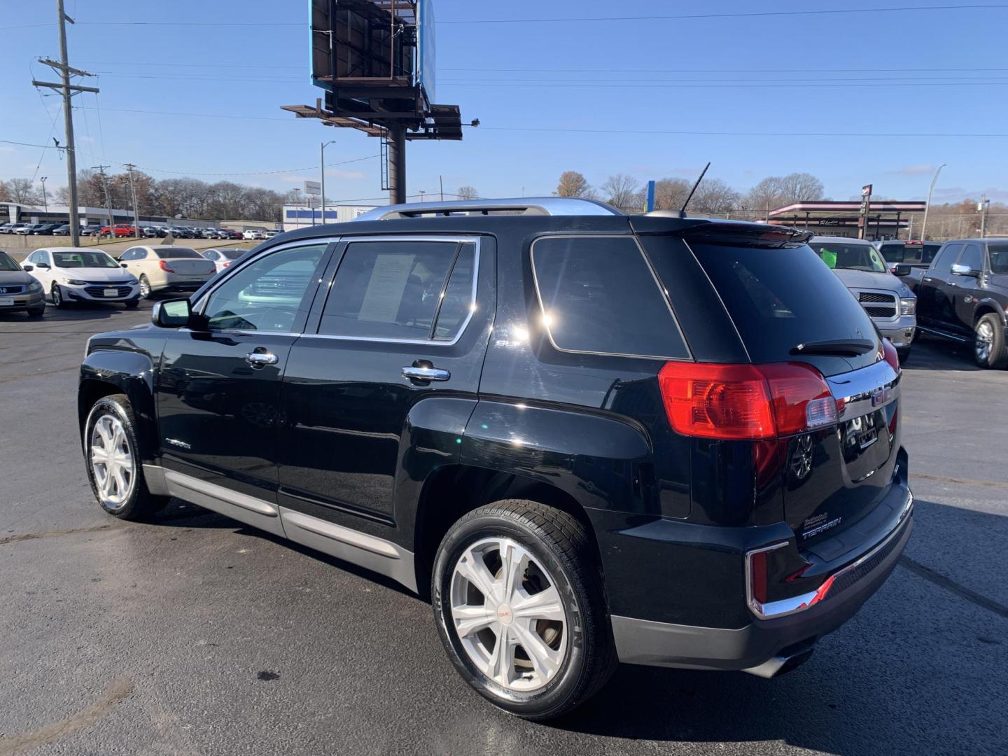 2017 GRAY /Black/Tan Leather GMC Terrain SLT AWD (2GKFLUEK8H6) with an 2.4L 4 Cyl. engine, Automatic transmission, located at 506 S. Kingshighway, Cape Girardeau, MO, 63703, (573) 235-5000, 37.294991, -89.553635 - 2017 GMC Terrain SLT 1-Owner 166xxx miles All Wheel Drive 2.4L 4 Cyl. Automatic Leather Backup Camera Power Driver Seat Heated Seats Bluetooth Remote Start Cruise Power Windows/Locks/Mirrors We have financing available and we accept trades! Fill out a credit application on our website - Photo#4
