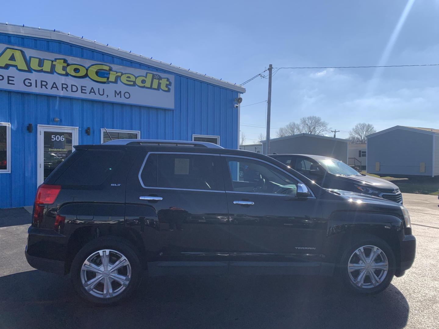 2017 GRAY /Black/Tan Leather GMC Terrain SLT AWD (2GKFLUEK8H6) with an 2.4L 4 Cyl. engine, Automatic transmission, located at 506 S. Kingshighway, Cape Girardeau, MO, 63703, (573) 235-5000, 37.294991, -89.553635 - 2017 GMC Terrain SLT 1-Owner 166xxx miles All Wheel Drive 2.4L 4 Cyl. Automatic Leather Backup Camera Power Driver Seat Heated Seats Bluetooth Remote Start Cruise Power Windows/Locks/Mirrors We have financing available and we accept trades! Fill out a credit application on our website - Photo#8