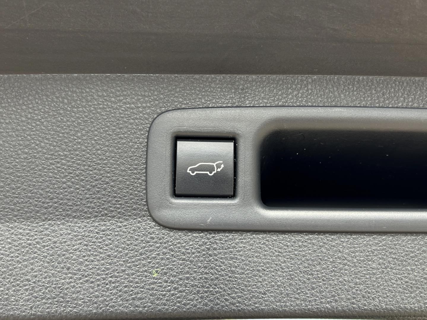 2022 GRAY /Tan Leather Toyota Highlander XLE AWD V6 (5TDGZRBH3NS) with an 3.5L V6 engine, Automatic transmission, located at 506 S. Kingshighway, Cape Girardeau, MO, 63703, (573) 235-5000, 37.294991, -89.553635 - 2022 Toyota Highlander XLE 1-Owner 110xxx miles All Wheel Drive 3.5L V6 Automatic Leather 3rd Row Backup Camera Power/Heated Seats Sunroof Bluetooth Cruise Power Windows/Locks/Mirrors We have financing available and we accept trades! Fill out a credit application on our website or come - Photo#22