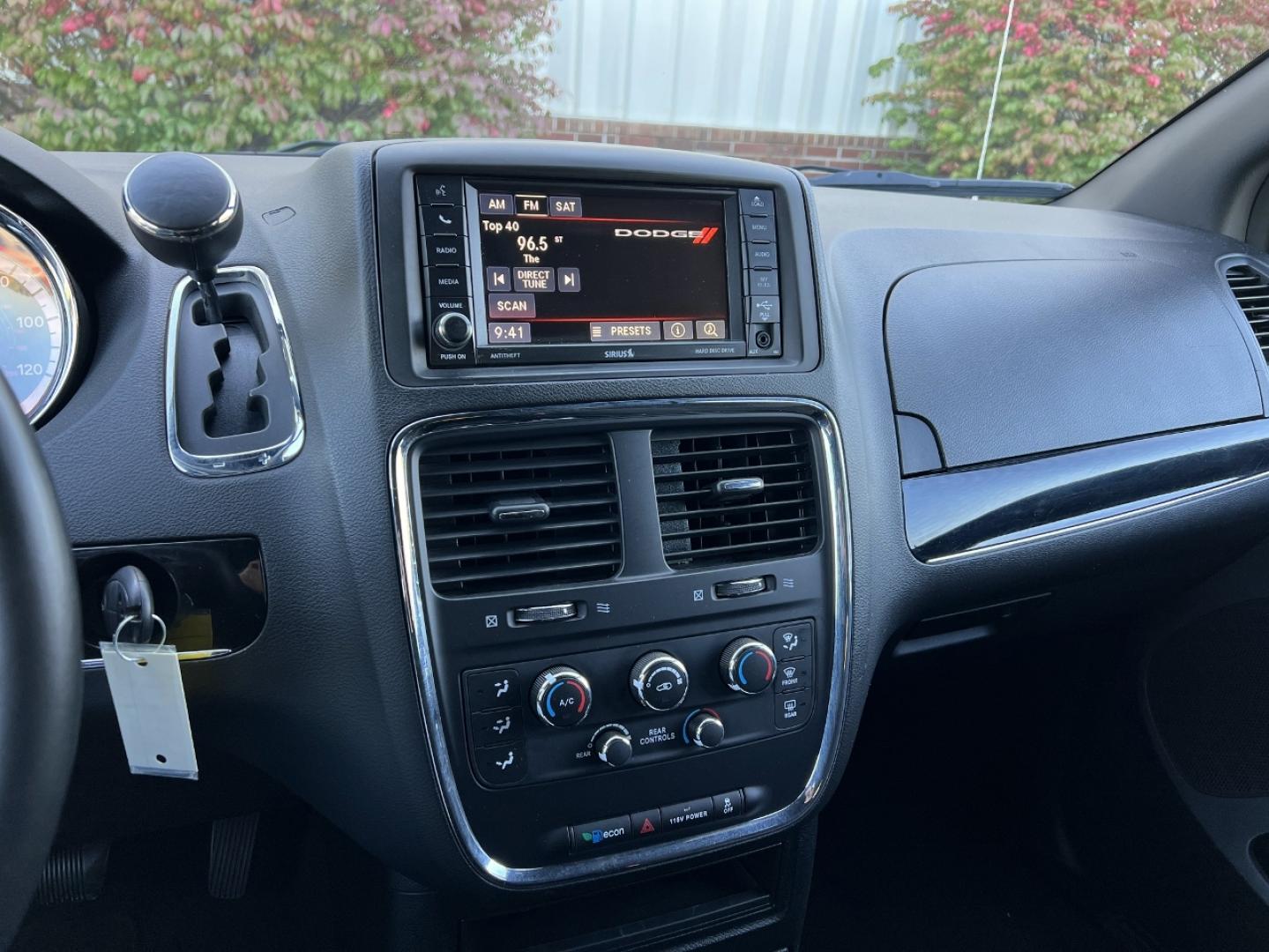 2015 WHITE /Black Cloth Dodge Grand Caravan SE (2C4RDGBG4FR) with an 3.6L V6 engine, Automatic transmission, located at 2990 Old Orchard Rd., Jackson, MO, 63755, 37.354214, -89.612106 - 2015 Dodge Grand Caravan SE 134xxx miles Front Wheel Drive 3.6L V6 Automatic 3rd Row Backup Camera Bluetooth Cruise Power Windows/Locks/Mirrors We have financing available and we accept trades! Fill out a credit application on our website or come by today! If you have any questions, give - Photo#21