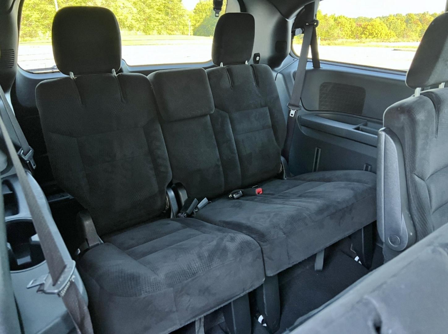 2015 WHITE /Black Cloth Dodge Grand Caravan SE (2C4RDGBG4FR) with an 3.6L V6 engine, Automatic transmission, located at 2990 Old Orchard Rd., Jackson, MO, 63755, 37.354214, -89.612106 - 2015 Dodge Grand Caravan SE 134xxx miles Front Wheel Drive 3.6L V6 Automatic 3rd Row Backup Camera Bluetooth Cruise Power Windows/Locks/Mirrors We have financing available and we accept trades! Fill out a credit application on our website or come by today! If you have any questions, give - Photo#16