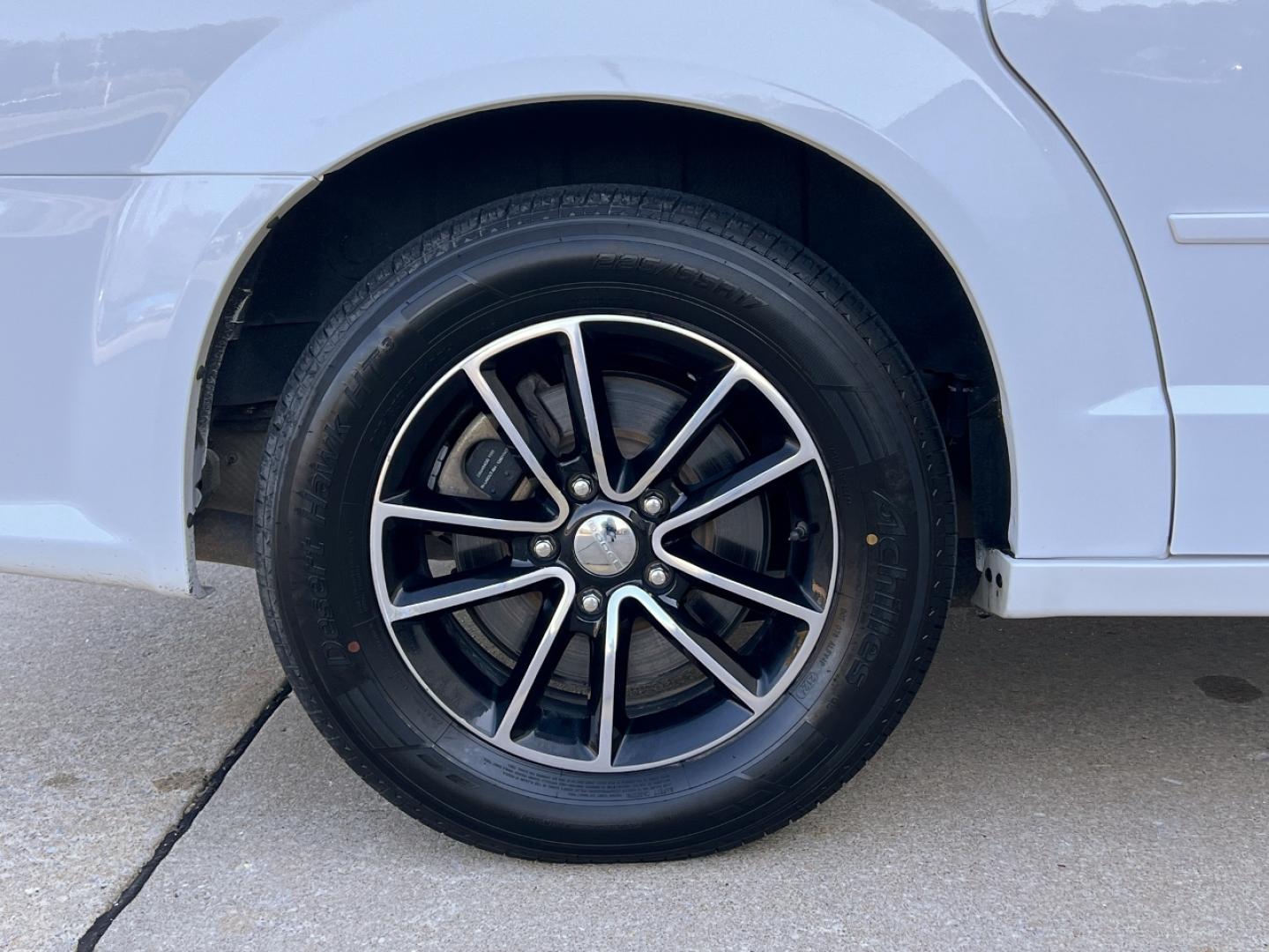 2015 WHITE /Black Cloth Dodge Grand Caravan SE (2C4RDGBG4FR) with an 3.6L V6 engine, Automatic transmission, located at 2990 Old Orchard Rd., Jackson, MO, 63755, 37.354214, -89.612106 - 2015 Dodge Grand Caravan SE 134xxx miles Front Wheel Drive 3.6L V6 Automatic 3rd Row Backup Camera Bluetooth Cruise Power Windows/Locks/Mirrors We have financing available and we accept trades! Fill out a credit application on our website or come by today! If you have any questions, give - Photo#33