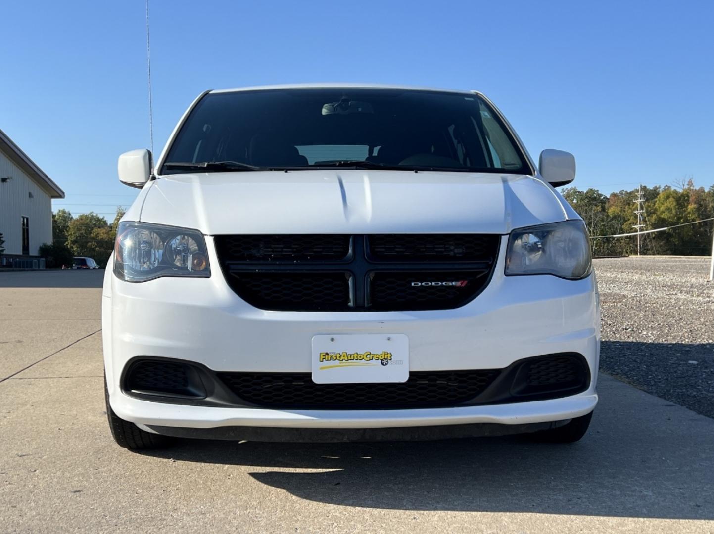 2015 WHITE /Black Cloth Dodge Grand Caravan SE (2C4RDGBG4FR) with an 3.6L V6 engine, Automatic transmission, located at 2990 Old Orchard Rd., Jackson, MO, 63755, 37.354214, -89.612106 - 2015 Dodge Grand Caravan SE 134xxx miles Front Wheel Drive 3.6L V6 Automatic 3rd Row Backup Camera Bluetooth Cruise Power Windows/Locks/Mirrors We have financing available and we accept trades! Fill out a credit application on our website or come by today! If you have any questions, give - Photo#9