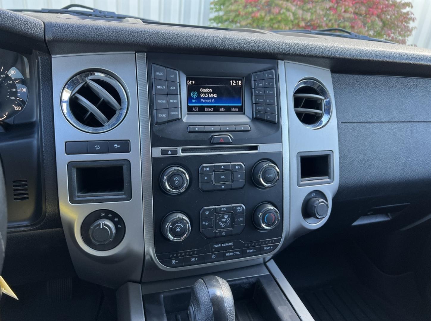 2017 WHITE /Black Cloth Ford Expedition XLT 4WD (1FMJU1JT6HE) with an 3.5L V6 engine, Automatic transmission, located at 506 S. Kingshighway, Cape Girardeau, MO, 63703, (573) 235-5000, 37.294991, -89.553635 - 2017 Ford Expedition XLT 146xxx miles 4 Wheel Drive 3.5L V6 Automatic 3rd Row Backup Camera Power Driver Seat Bluetooth Cruise Power Windows/Locks/Mirrors We have financing available and we accept trades! Fill out a credit application on our website or come by today! If you have any ques - Photo#23