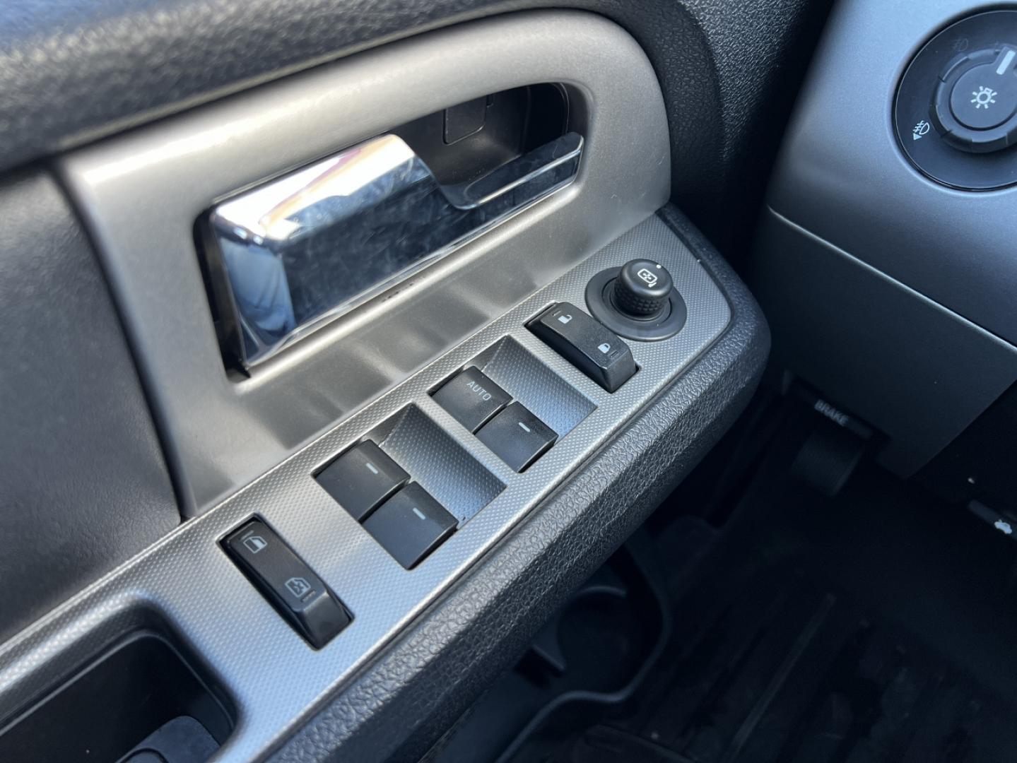 2017 WHITE /Black Cloth Ford Expedition XLT 4WD (1FMJU1JT6HE) with an 3.5L V6 engine, Automatic transmission, located at 506 S. Kingshighway, Cape Girardeau, MO, 63703, (573) 235-5000, 37.294991, -89.553635 - 2017 Ford Expedition XLT 146xxx miles 4 Wheel Drive 3.5L V6 Automatic 3rd Row Backup Camera Power Driver Seat Bluetooth Cruise Power Windows/Locks/Mirrors We have financing available and we accept trades! Fill out a credit application on our website or come by today! If you have any ques - Photo#26