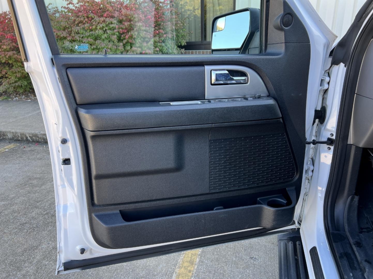 2017 WHITE /Black Cloth Ford Expedition XLT 4WD (1FMJU1JT6HE) with an 3.5L V6 engine, Automatic transmission, located at 506 S. Kingshighway, Cape Girardeau, MO, 63703, (573) 235-5000, 37.294991, -89.553635 - 2017 Ford Expedition XLT 146xxx miles 4 Wheel Drive 3.5L V6 Automatic 3rd Row Backup Camera Power Driver Seat Bluetooth Cruise Power Windows/Locks/Mirrors We have financing available and we accept trades! Fill out a credit application on our website or come by today! If you have any ques - Photo#12