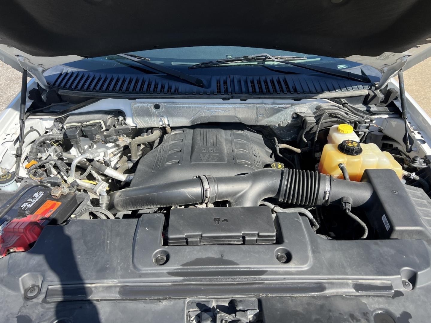 2017 WHITE /Black Cloth Ford Expedition XLT 4WD (1FMJU1JT6HE) with an 3.5L V6 engine, Automatic transmission, located at 506 S. Kingshighway, Cape Girardeau, MO, 63703, (573) 235-5000, 37.294991, -89.553635 - 2017 Ford Expedition XLT 146xxx miles 4 Wheel Drive 3.5L V6 Automatic 3rd Row Backup Camera Power Driver Seat Bluetooth Cruise Power Windows/Locks/Mirrors We have financing available and we accept trades! Fill out a credit application on our website or come by today! If you have any ques - Photo#32