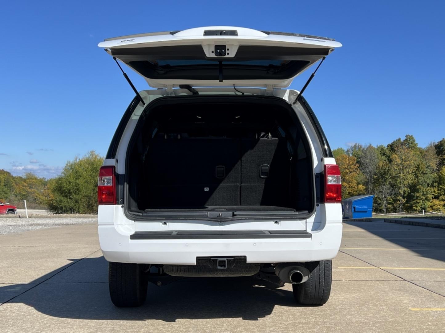 2017 WHITE /Black Cloth Ford Expedition XLT 4WD (1FMJU1JT6HE) with an 3.5L V6 engine, Automatic transmission, located at 506 S. Kingshighway, Cape Girardeau, MO, 63703, (573) 235-5000, 37.294991, -89.553635 - 2017 Ford Expedition XLT 146xxx miles 4 Wheel Drive 3.5L V6 Automatic 3rd Row Backup Camera Power Driver Seat Bluetooth Cruise Power Windows/Locks/Mirrors We have financing available and we accept trades! Fill out a credit application on our website or come by today! If you have any ques - Photo#18