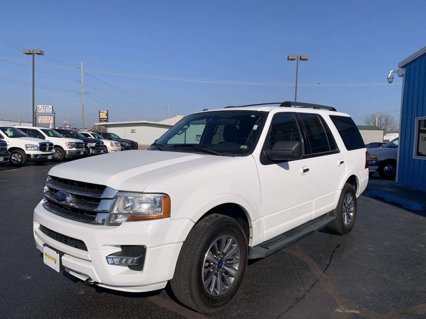 2017 WHITE /Black Cloth Ford Expedition XLT 4WD (1FMJU1JT6HE) with an 3.5L V6 engine, Automatic transmission, located at 506 S. Kingshighway, Cape Girardeau, MO, 63703, (573) 235-5000, 37.294991, -89.553635 - 2017 Ford Expedition XLT 146xxx miles 4 Wheel Drive 3.5L V6 Automatic 3rd Row Backup Camera Power Driver Seat Bluetooth Cruise Power Windows/Locks/Mirrors We have financing available and we accept trades! Fill out a credit application on our website or come by today! If you have any ques - Photo#2