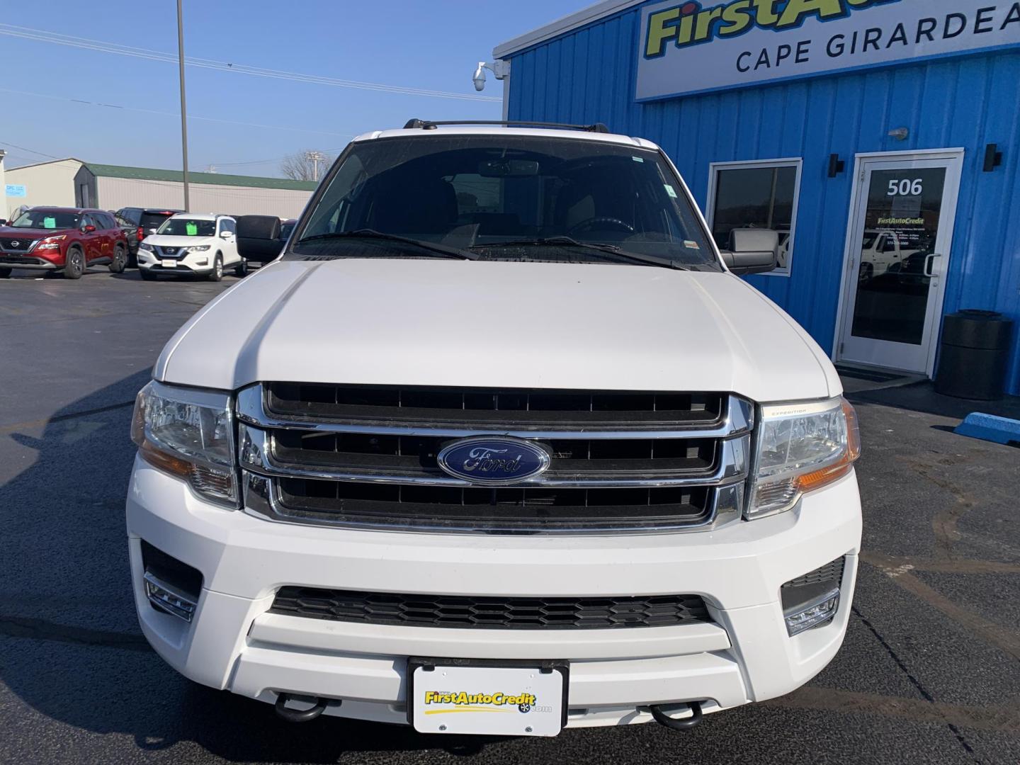 2017 WHITE /Black Cloth Ford Expedition XLT 4WD (1FMJU1JT6HE) with an 3.5L V6 engine, Automatic transmission, located at 506 S. Kingshighway, Cape Girardeau, MO, 63703, (573) 235-5000, 37.294991, -89.553635 - 2017 Ford Expedition XLT 146xxx miles 4 Wheel Drive 3.5L V6 Automatic 3rd Row Backup Camera Power Driver Seat Bluetooth Cruise Power Windows/Locks/Mirrors We have financing available and we accept trades! Fill out a credit application on our website or come by today! If you have any ques - Photo#1