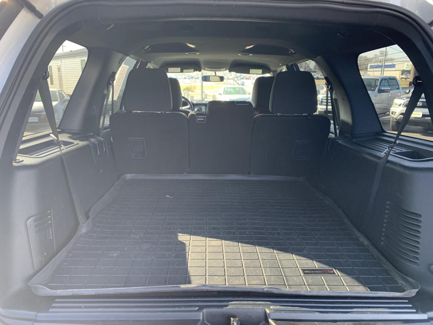 2017 WHITE /Black Cloth Ford Expedition XLT 4WD (1FMJU1JT6HE) with an 3.5L V6 engine, Automatic transmission, located at 506 S. Kingshighway, Cape Girardeau, MO, 63703, (573) 235-5000, 37.294991, -89.553635 - 2017 Ford Expedition XLT 146xxx miles 4 Wheel Drive 3.5L V6 Automatic 3rd Row Backup Camera Power Driver Seat Bluetooth Cruise Power Windows/Locks/Mirrors We have financing available and we accept trades! Fill out a credit application on our website or come by today! If you have any ques - Photo#7