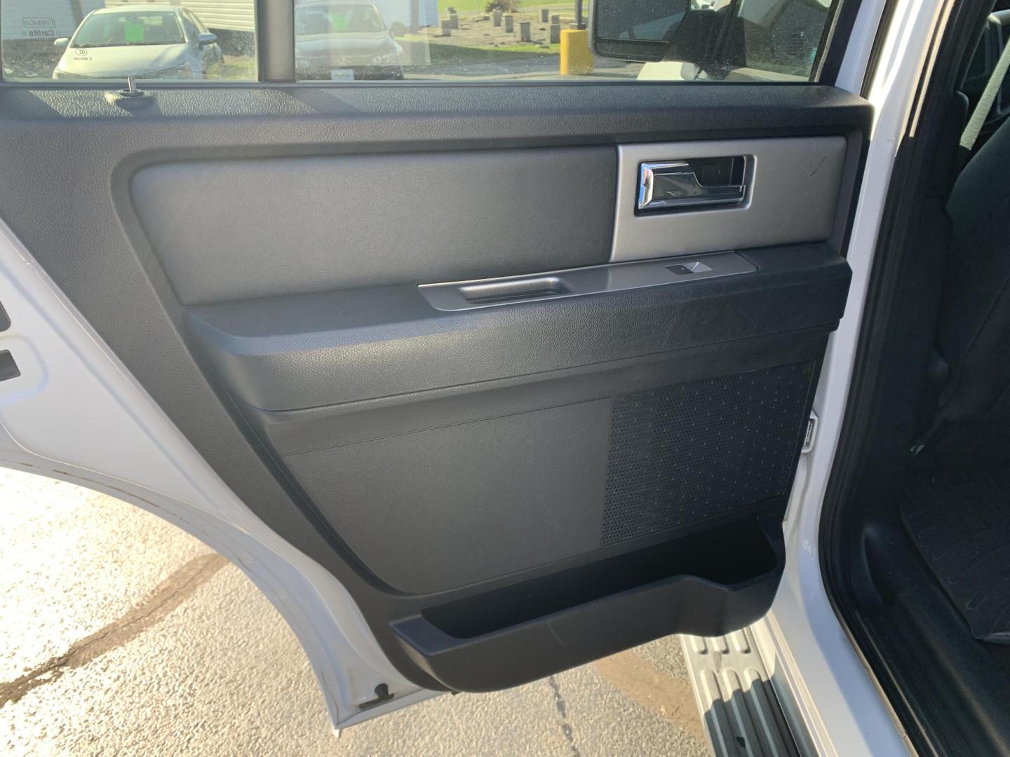 2017 WHITE /Black Cloth Ford Expedition XLT 4WD (1FMJU1JT6HE) with an 3.5L V6 engine, Automatic transmission, located at 506 S. Kingshighway, Cape Girardeau, MO, 63703, (573) 235-5000, 37.294991, -89.553635 - 2017 Ford Expedition XLT 146xxx miles 4 Wheel Drive 3.5L V6 Automatic 3rd Row Backup Camera Power Driver Seat Bluetooth Cruise Power Windows/Locks/Mirrors We have financing available and we accept trades! Fill out a credit application on our website or come by today! If you have any ques - Photo#15