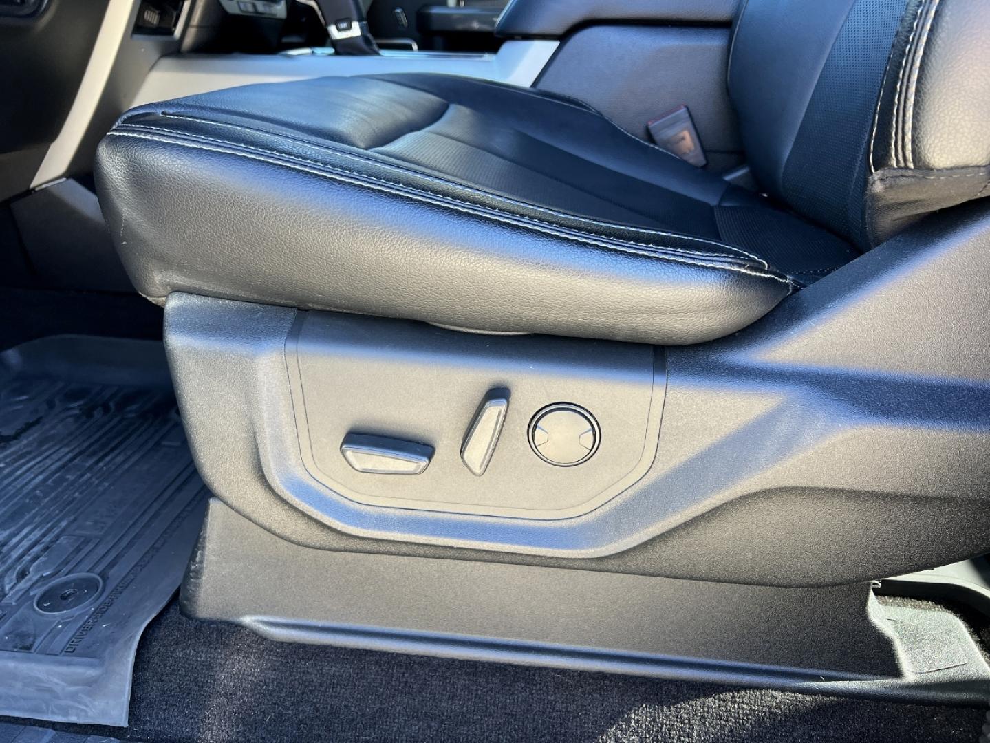 2020 GRAY /Black Leather Ford F-150 Lariat SuperCrew 6.5-ft. Bed 4WD (1FTEW1E44LF) with an 3.5L V6 TURBO engine, Automatic transmission, located at 2990 Old Orchard Rd., Jackson, MO, 63755, 37.354214, -89.612106 - 2020 Ford F-150 Lariat 134xxx miles 4x4 3.5L V6 Automatic Leather Navigation Power/Heated/Cooled Seats Heated Rear Seats Backup Camera Sunroof Bluetooth Remote Start Cruise Power Windows/Locks/Mirrors We have financing available and we accept trades! Fill out a credit application on o - Photo#6