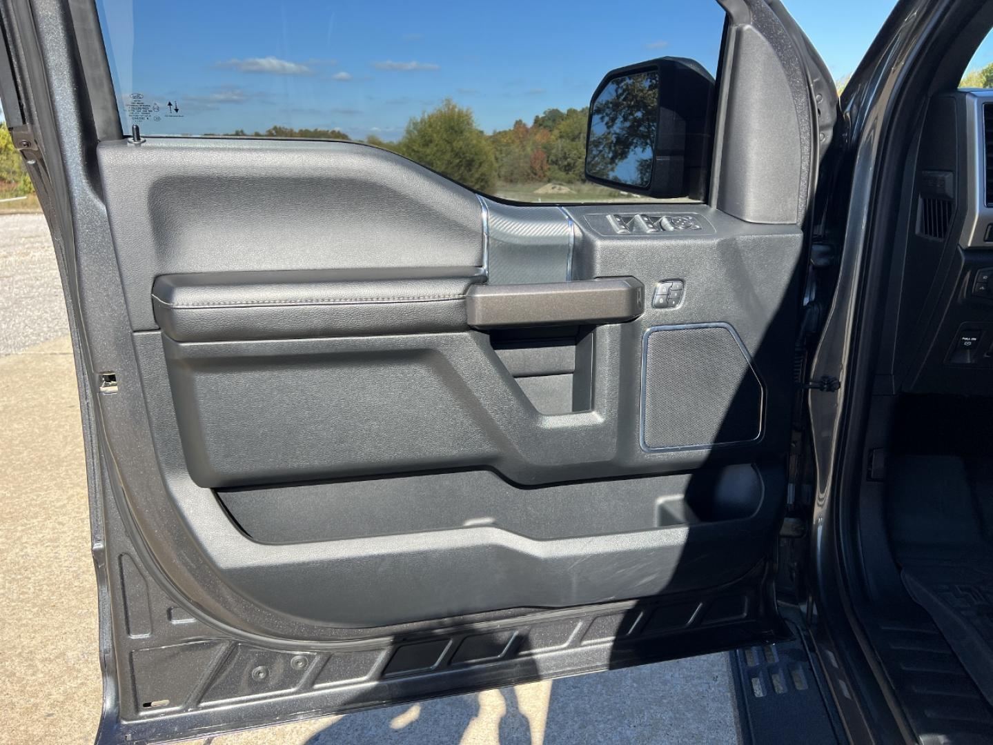 2020 GRAY /Black Leather Ford F-150 Lariat SuperCrew 6.5-ft. Bed 4WD (1FTEW1E44LF) with an 3.5L V6 TURBO engine, Automatic transmission, located at 2990 Old Orchard Rd., Jackson, MO, 63755, 37.354214, -89.612106 - 2020 Ford F-150 Lariat 134xxx miles 4x4 3.5L V6 Automatic Leather Navigation Power/Heated/Cooled Seats Heated Rear Seats Backup Camera Sunroof Bluetooth Remote Start Cruise Power Windows/Locks/Mirrors We have financing available and we accept trades! Fill out a credit application on o - Photo#16