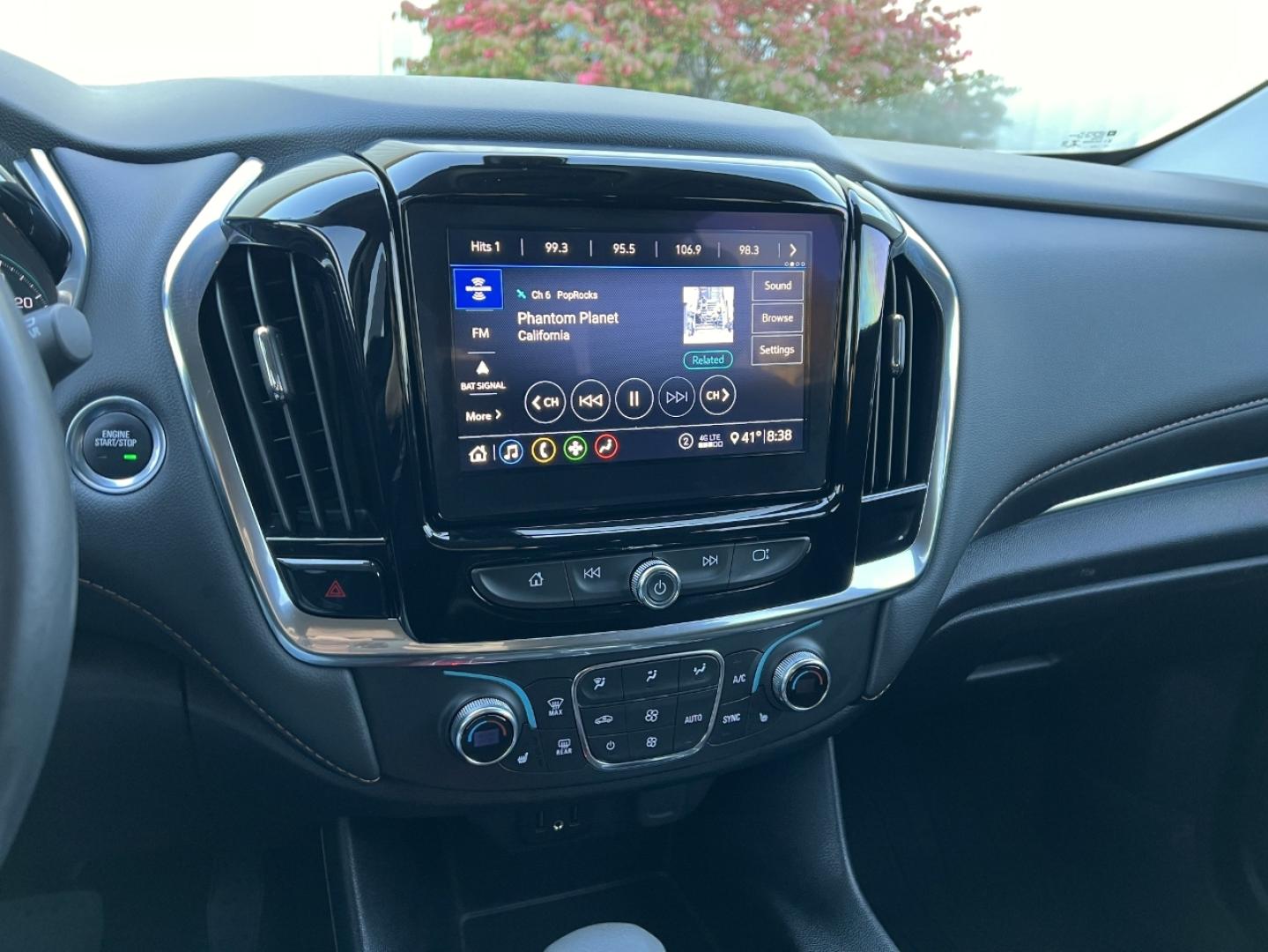 2021 SILVER /Black Cloth Chevrolet Traverse LT FWD (1GNERGKW4MJ) with an 3.6L V6 DOHC 24V engine, Automatic transmission, located at 506 S. Kingshighway, Cape Girardeau, MO, 63703, (573) 235-5000, 37.294991, -89.553635 - 2021 Chevrolet Traverse LT 1-Owner Only 37xxx miles Front Wheel Drive 3.6L V6 Automatic 3rd Row Backup Camera Power Driver Seat Heated Seats Bluetooth Remote Start Cruise Power Windows/Locks/Mirrors We have financing available and we accept trades! Fill out a credit application on our - Photo#27