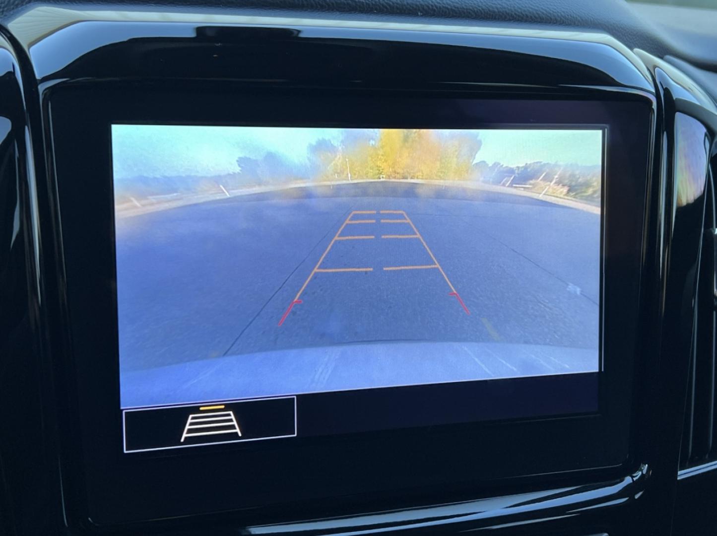 2021 SILVER /Black Cloth Chevrolet Traverse LT FWD (1GNERGKW4MJ) with an 3.6L V6 DOHC 24V engine, Automatic transmission, located at 506 S. Kingshighway, Cape Girardeau, MO, 63703, (573) 235-5000, 37.294991, -89.553635 - 2021 Chevrolet Traverse LT 1-Owner Only 37xxx miles Front Wheel Drive 3.6L V6 Automatic 3rd Row Backup Camera Power Driver Seat Heated Seats Bluetooth Remote Start Cruise Power Windows/Locks/Mirrors We have financing available and we accept trades! Fill out a credit application on our - Photo#2