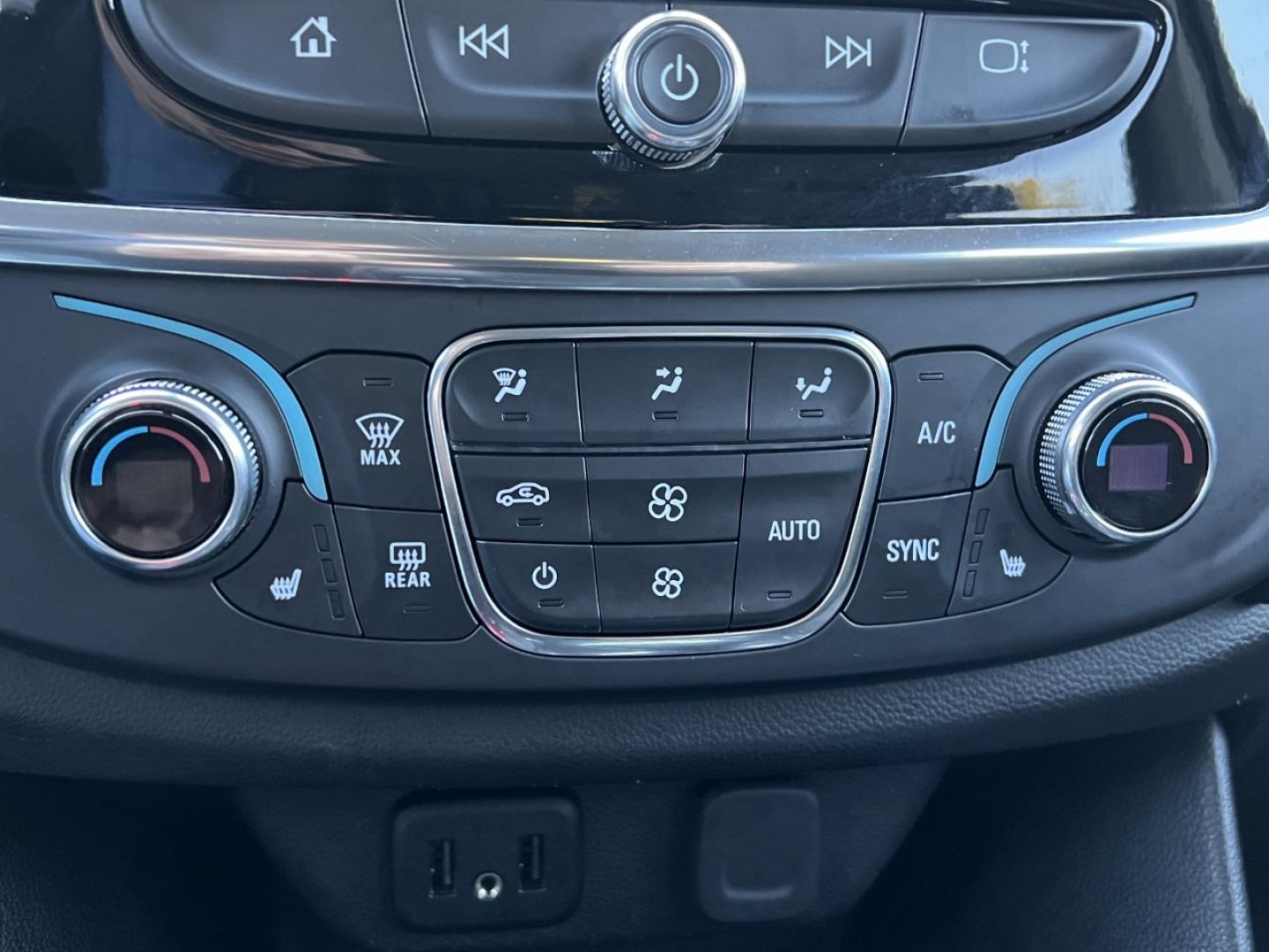 2021 SILVER /Black Cloth Chevrolet Traverse LT FWD (1GNERGKW4MJ) with an 3.6L V6 DOHC 24V engine, Automatic transmission, located at 506 S. Kingshighway, Cape Girardeau, MO, 63703, (573) 235-5000, 37.294991, -89.553635 - 2021 Chevrolet Traverse LT 1-Owner Only 37xxx miles Front Wheel Drive 3.6L V6 Automatic 3rd Row Backup Camera Power Driver Seat Heated Seats Bluetooth Remote Start Cruise Power Windows/Locks/Mirrors We have financing available and we accept trades! Fill out a credit application on our - Photo#3