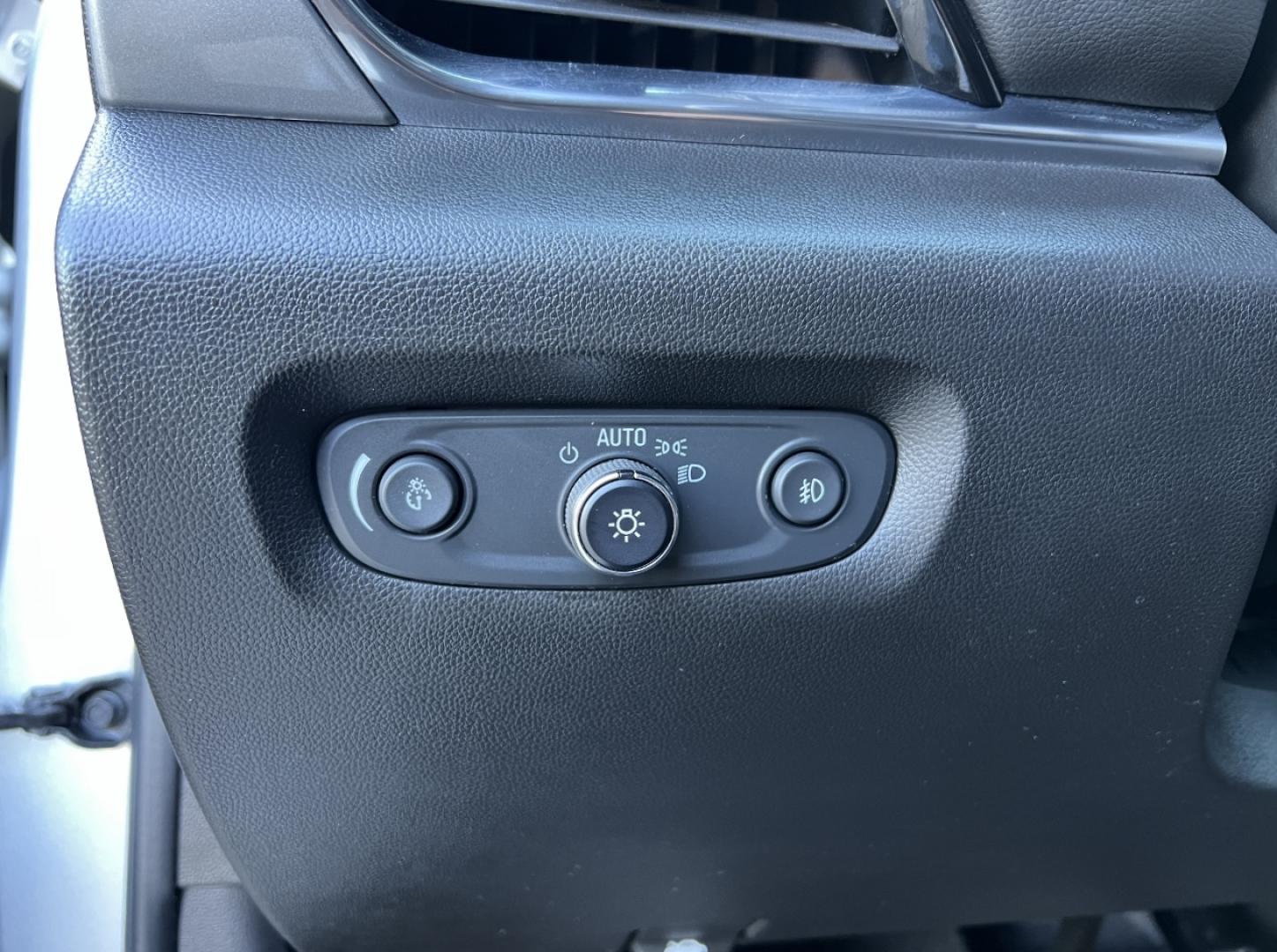 2021 SILVER /Black Cloth Chevrolet Traverse LT FWD (1GNERGKW4MJ) with an 3.6L V6 DOHC 24V engine, Automatic transmission, located at 506 S. Kingshighway, Cape Girardeau, MO, 63703, (573) 235-5000, 37.294991, -89.553635 - 2021 Chevrolet Traverse LT 1-Owner Only 37xxx miles Front Wheel Drive 3.6L V6 Automatic 3rd Row Backup Camera Power Driver Seat Heated Seats Bluetooth Remote Start Cruise Power Windows/Locks/Mirrors We have financing available and we accept trades! Fill out a credit application on our - Photo#34