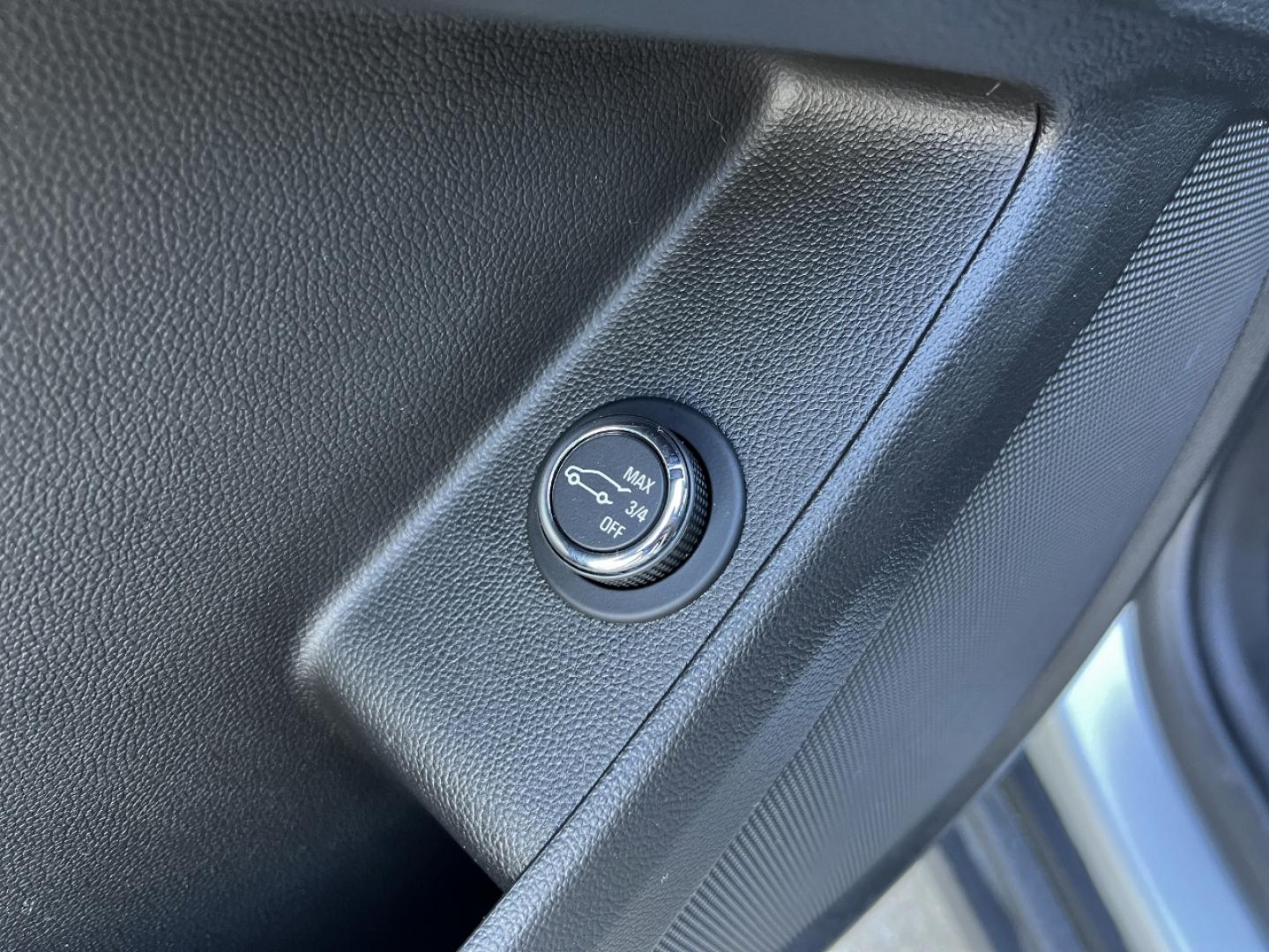 2021 SILVER /Black Cloth Chevrolet Traverse LT FWD (1GNERGKW4MJ) with an 3.6L V6 DOHC 24V engine, Automatic transmission, located at 506 S. Kingshighway, Cape Girardeau, MO, 63703, (573) 235-5000, 37.294991, -89.553635 - 2021 Chevrolet Traverse LT 1-Owner Only 37xxx miles Front Wheel Drive 3.6L V6 Automatic 3rd Row Backup Camera Power Driver Seat Heated Seats Bluetooth Remote Start Cruise Power Windows/Locks/Mirrors We have financing available and we accept trades! Fill out a credit application on our - Photo#32