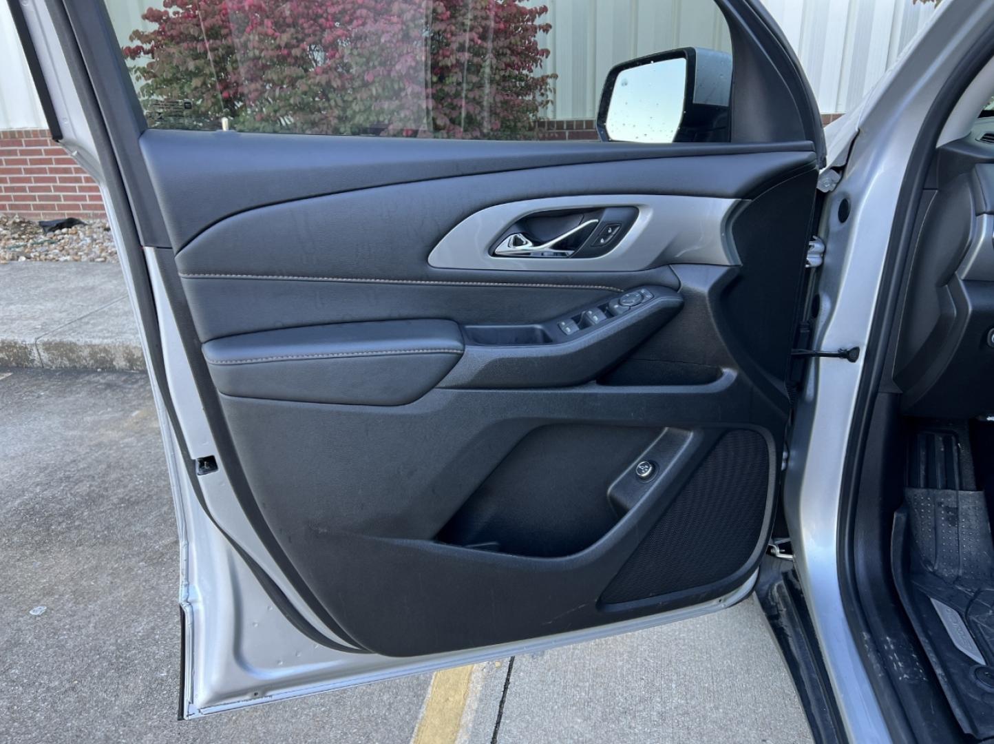 2021 SILVER /Black Cloth Chevrolet Traverse LT FWD (1GNERGKW4MJ) with an 3.6L V6 DOHC 24V engine, Automatic transmission, located at 506 S. Kingshighway, Cape Girardeau, MO, 63703, (573) 235-5000, 37.294991, -89.553635 - 2021 Chevrolet Traverse LT 1-Owner Only 37xxx miles Front Wheel Drive 3.6L V6 Automatic 3rd Row Backup Camera Power Driver Seat Heated Seats Bluetooth Remote Start Cruise Power Windows/Locks/Mirrors We have financing available and we accept trades! Fill out a credit application on our - Photo#13