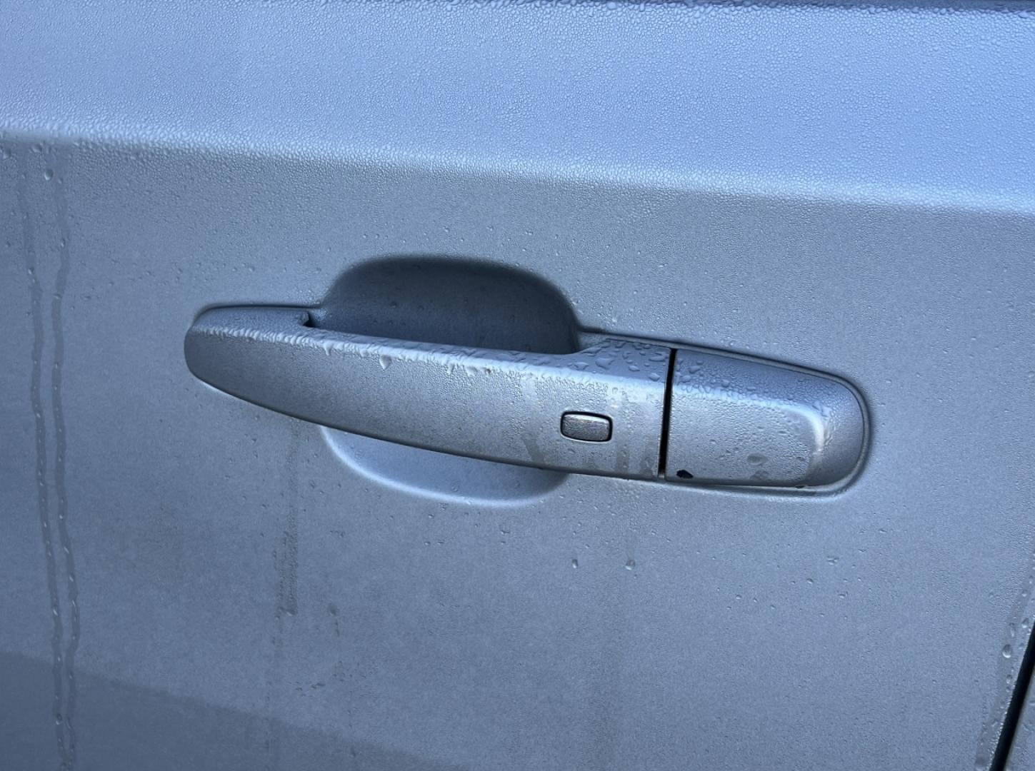 2021 SILVER /Black Cloth Chevrolet Traverse LT FWD (1GNERGKW4MJ) with an 3.6L V6 DOHC 24V engine, Automatic transmission, located at 506 S. Kingshighway, Cape Girardeau, MO, 63703, (573) 235-5000, 37.294991, -89.553635 - 2021 Chevrolet Traverse LT 1-Owner Only 37xxx miles Front Wheel Drive 3.6L V6 Automatic 3rd Row Backup Camera Power Driver Seat Heated Seats Bluetooth Remote Start Cruise Power Windows/Locks/Mirrors We have financing available and we accept trades! Fill out a credit application on our - Photo#36