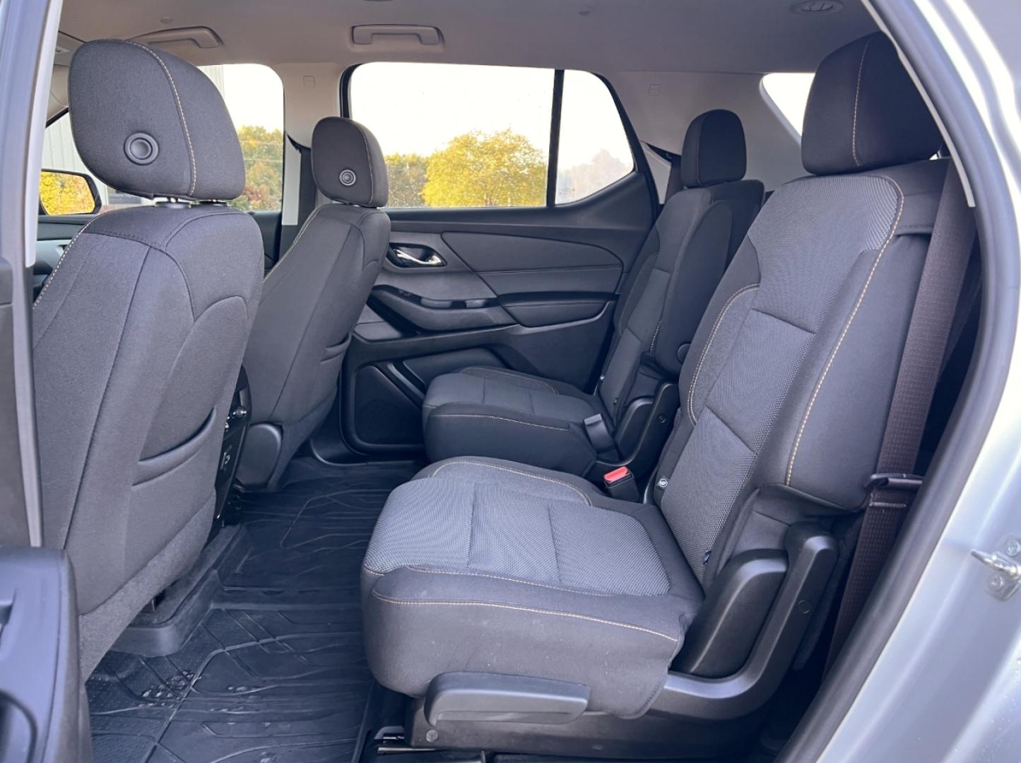 2021 SILVER /Black Cloth Chevrolet Traverse LT FWD (1GNERGKW4MJ) with an 3.6L V6 DOHC 24V engine, Automatic transmission, located at 506 S. Kingshighway, Cape Girardeau, MO, 63703, (573) 235-5000, 37.294991, -89.553635 - 2021 Chevrolet Traverse LT 1-Owner Only 37xxx miles Front Wheel Drive 3.6L V6 Automatic 3rd Row Backup Camera Power Driver Seat Heated Seats Bluetooth Remote Start Cruise Power Windows/Locks/Mirrors We have financing available and we accept trades! Fill out a credit application on our - Photo#17