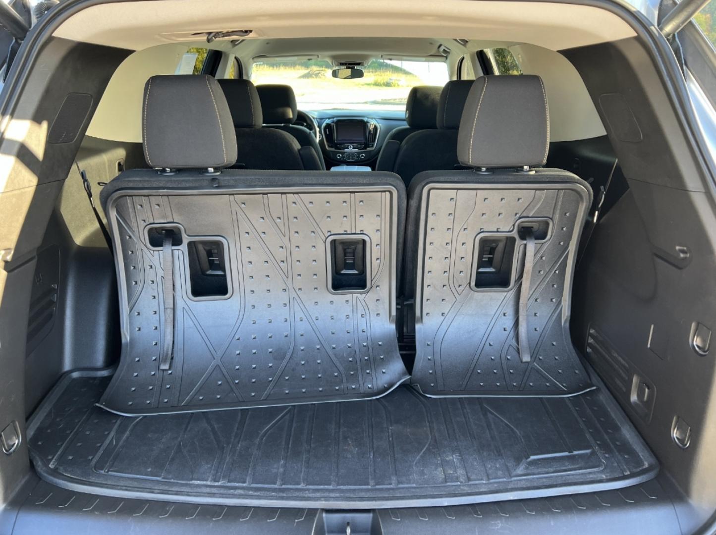 2021 SILVER /Black Cloth Chevrolet Traverse LT FWD (1GNERGKW4MJ) with an 3.6L V6 DOHC 24V engine, Automatic transmission, located at 506 S. Kingshighway, Cape Girardeau, MO, 63703, (573) 235-5000, 37.294991, -89.553635 - 2021 Chevrolet Traverse LT 1-Owner Only 37xxx miles Front Wheel Drive 3.6L V6 Automatic 3rd Row Backup Camera Power Driver Seat Heated Seats Bluetooth Remote Start Cruise Power Windows/Locks/Mirrors We have financing available and we accept trades! Fill out a credit application on our - Photo#21