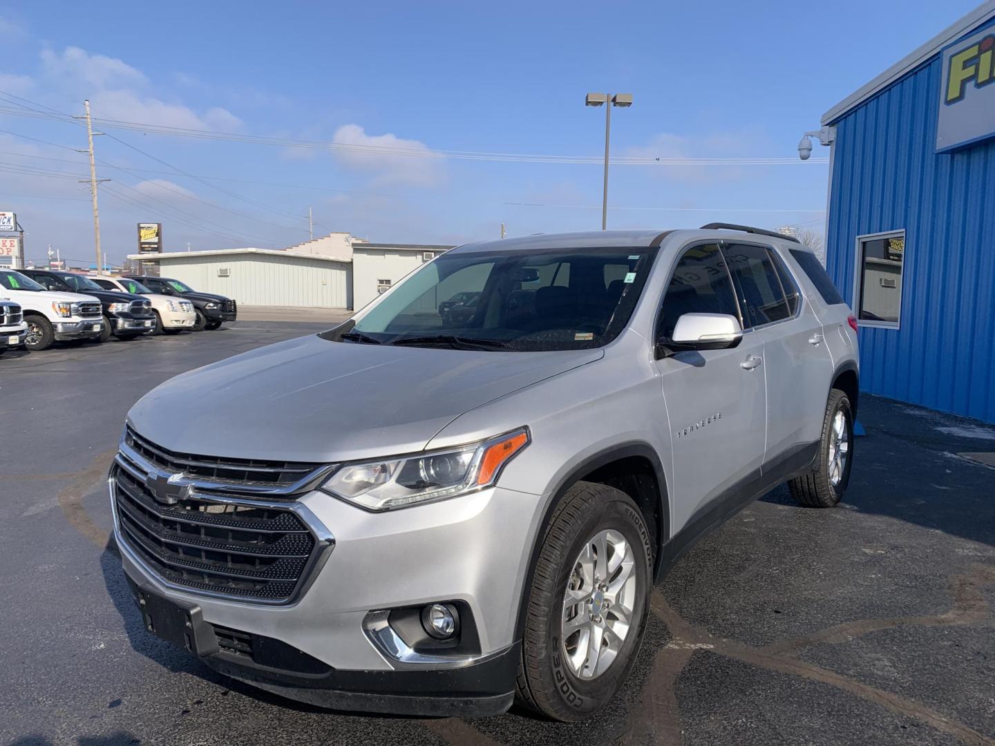2021 SILVER /Black Cloth Chevrolet Traverse LT FWD (1GNERGKW4MJ) with an 3.6L V6 DOHC 24V engine, Automatic transmission, located at 506 S. Kingshighway, Cape Girardeau, MO, 63703, (573) 235-5000, 37.294991, -89.553635 - 2021 Chevrolet Traverse LT 1-Owner Only 37xxx miles Front Wheel Drive 3.6L V6 Automatic 3rd Row Backup Camera Power Driver Seat Heated Seats Bluetooth Remote Start Cruise Power Windows/Locks/Mirrors We have financing available and we accept trades! Fill out a credit application on our - Photo#2